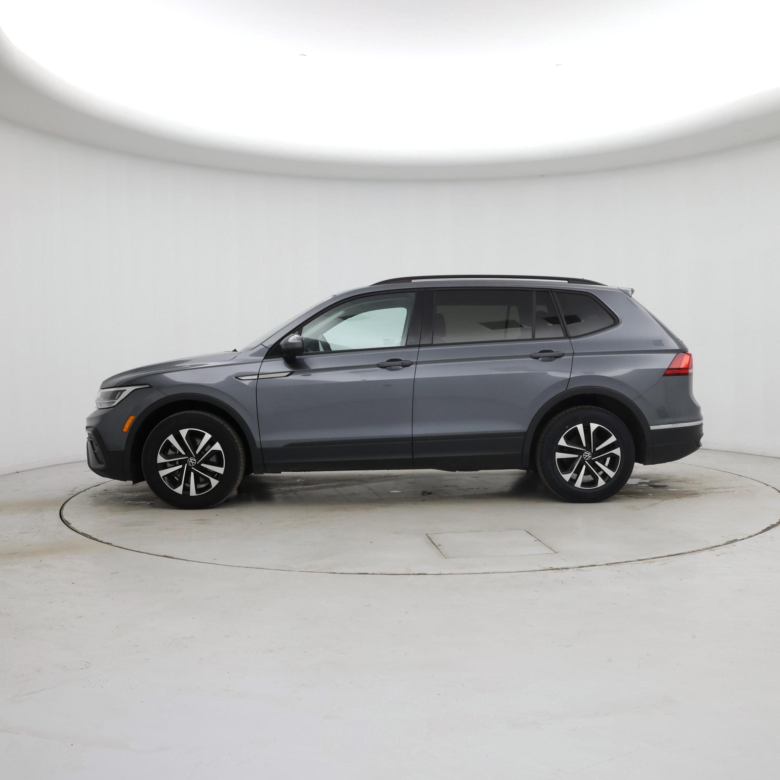 Thumbnail: 2024 Volkswagen Tiguan - 3