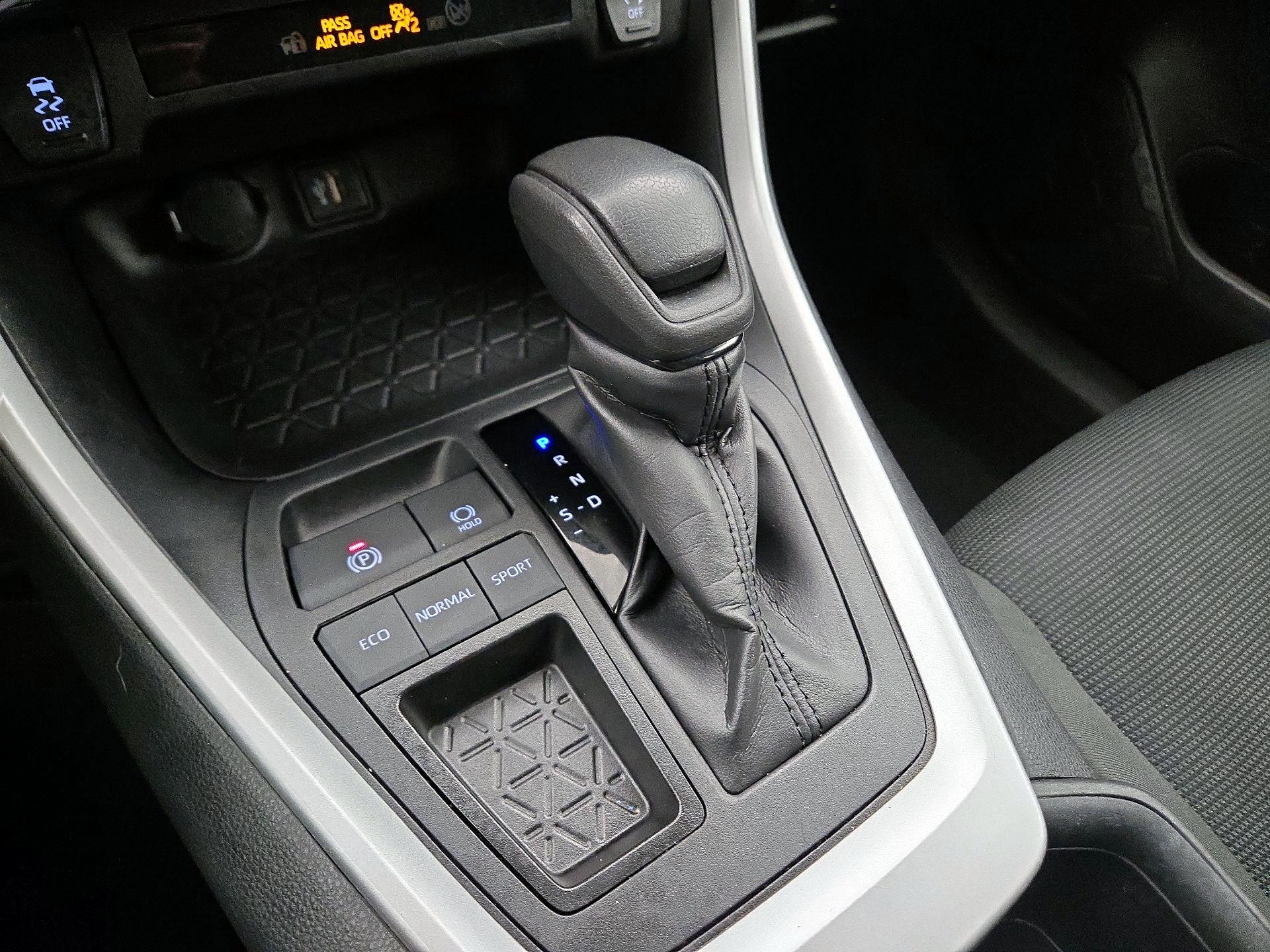 Thumbnail: 2024 Toyota RAV4 - 17