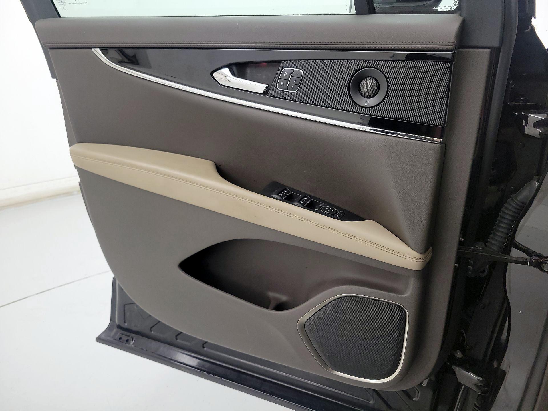 Thumbnail: 2022 Lincoln Nautilus - 12