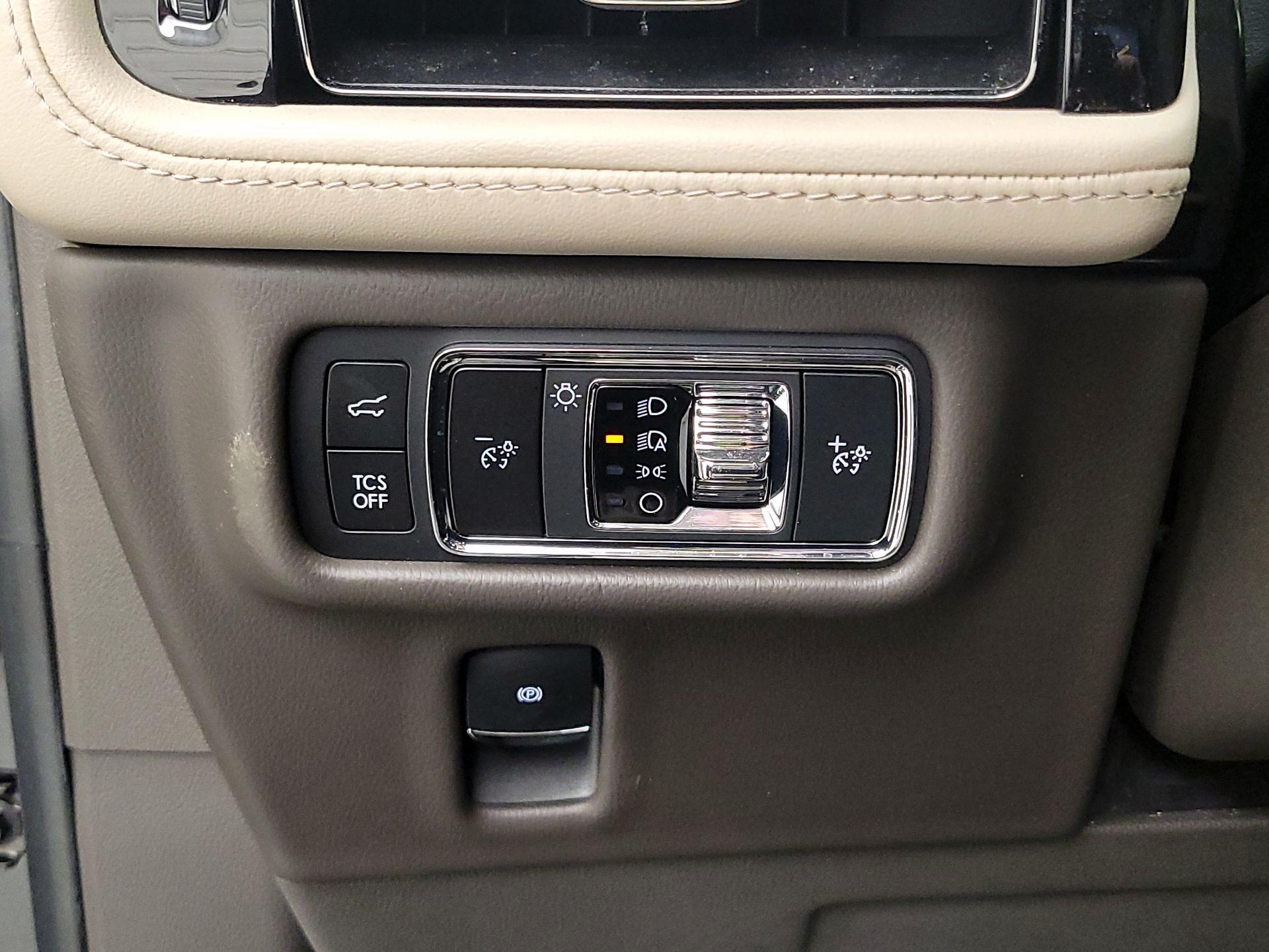 Thumbnail: 2022 Lincoln Nautilus - 13