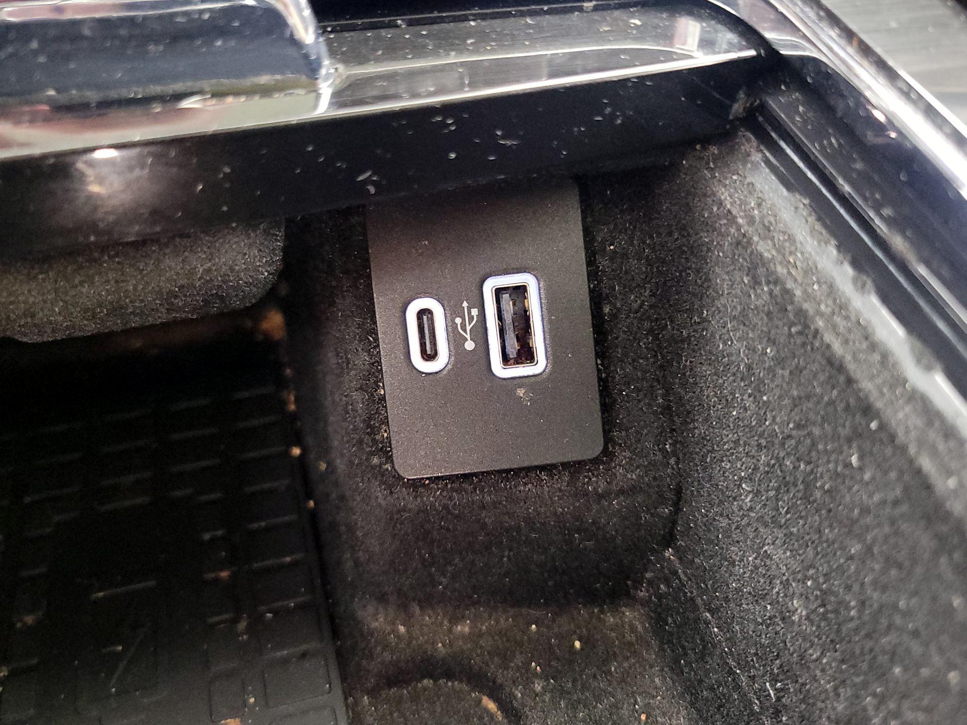 Thumbnail: 2022 Lincoln Nautilus - 19