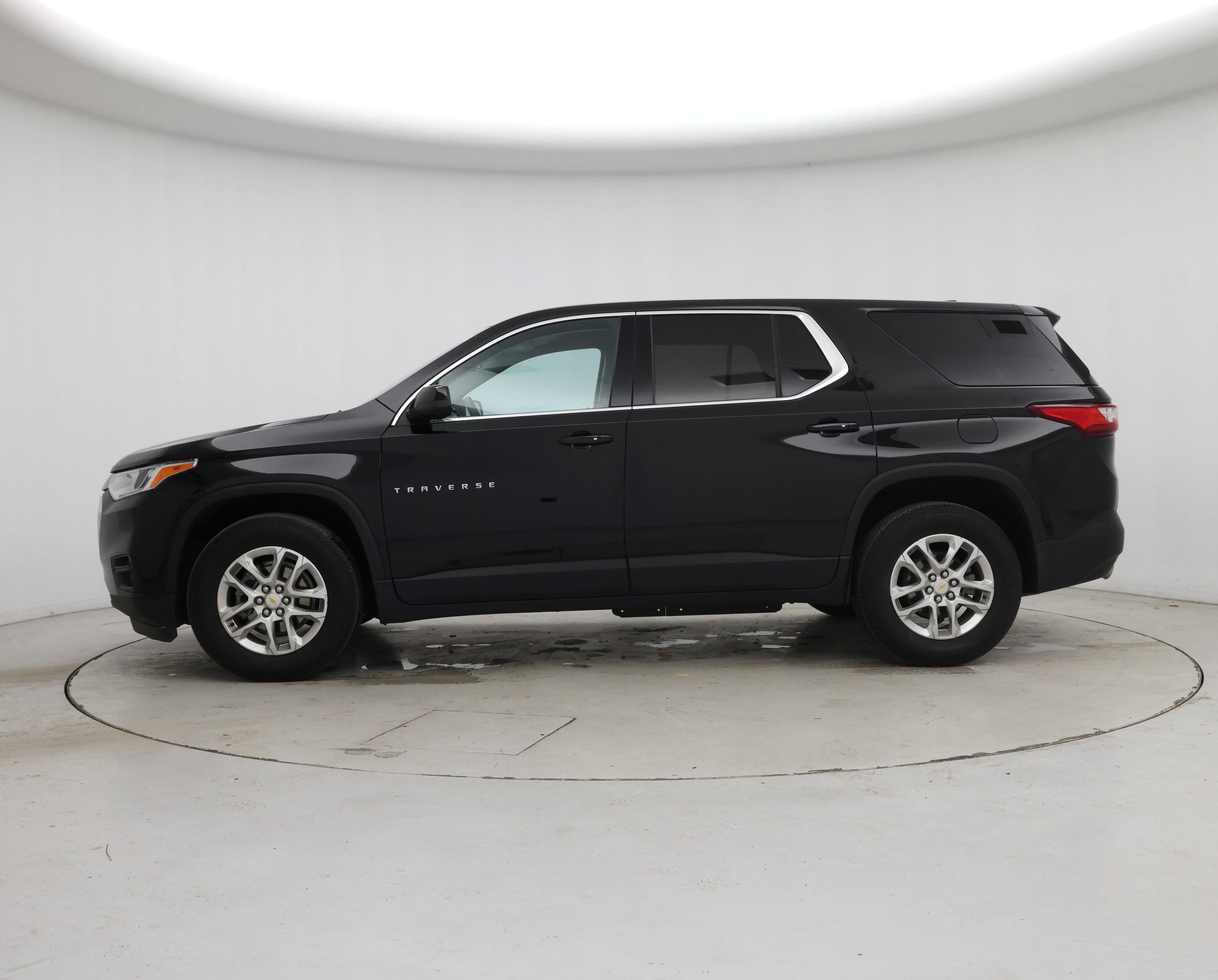 Thumbnail: 2021 Chevrolet Traverse - 3