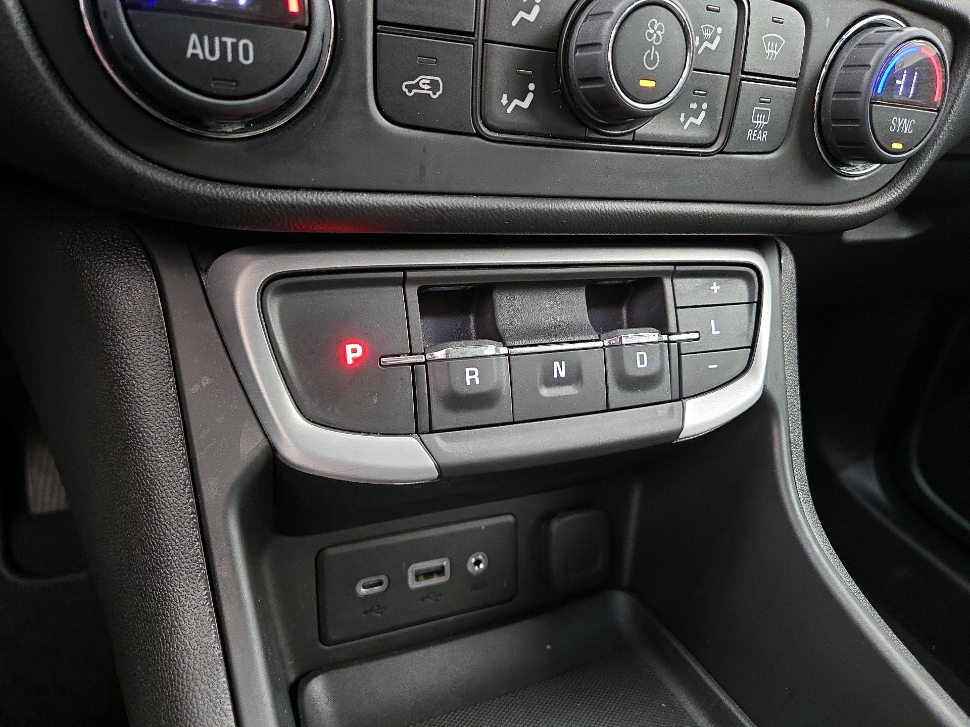 Thumbnail: 2022 GMC Terrain - 17