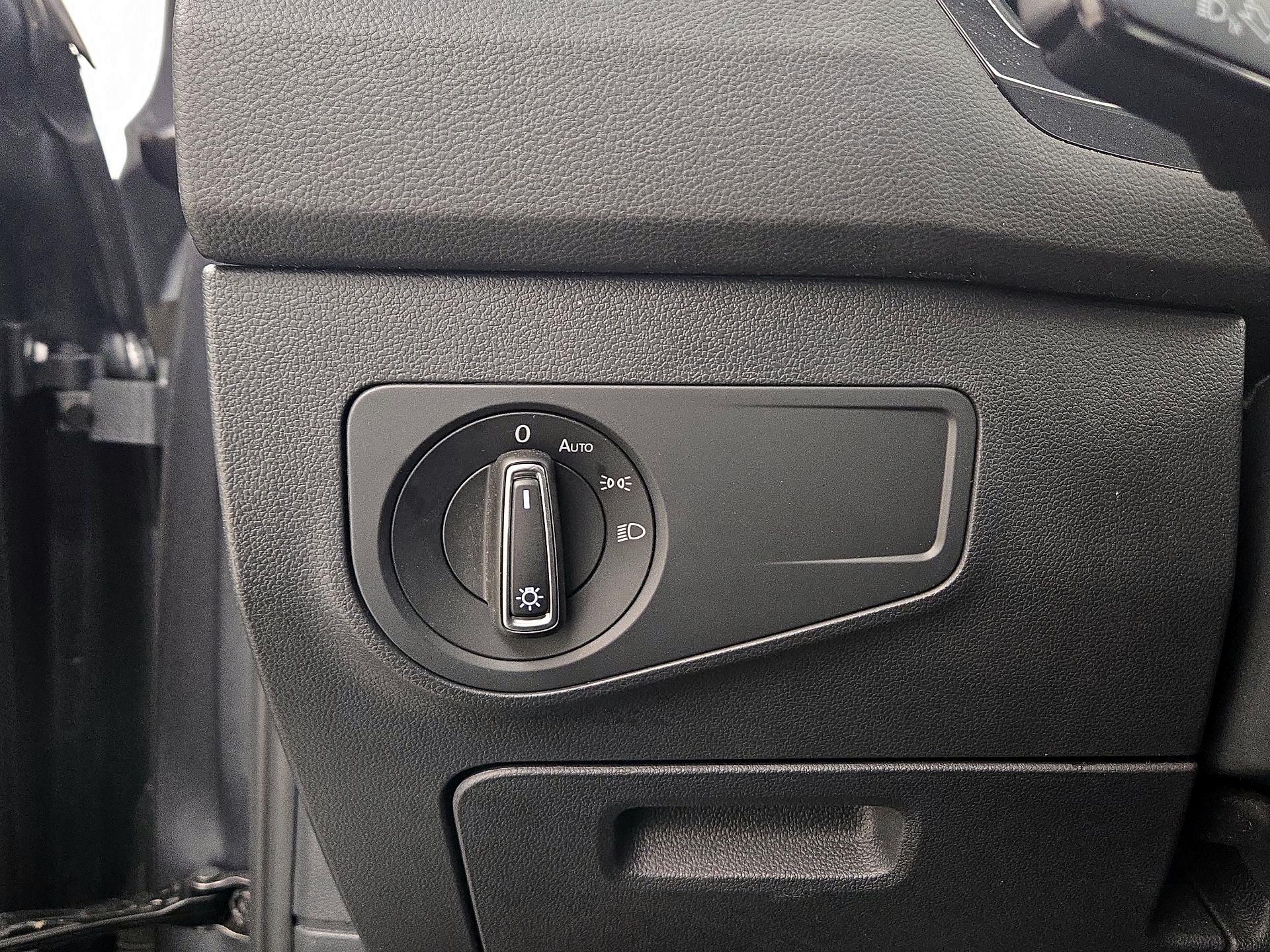 Thumbnail: 2024 Volkswagen Tiguan - 13