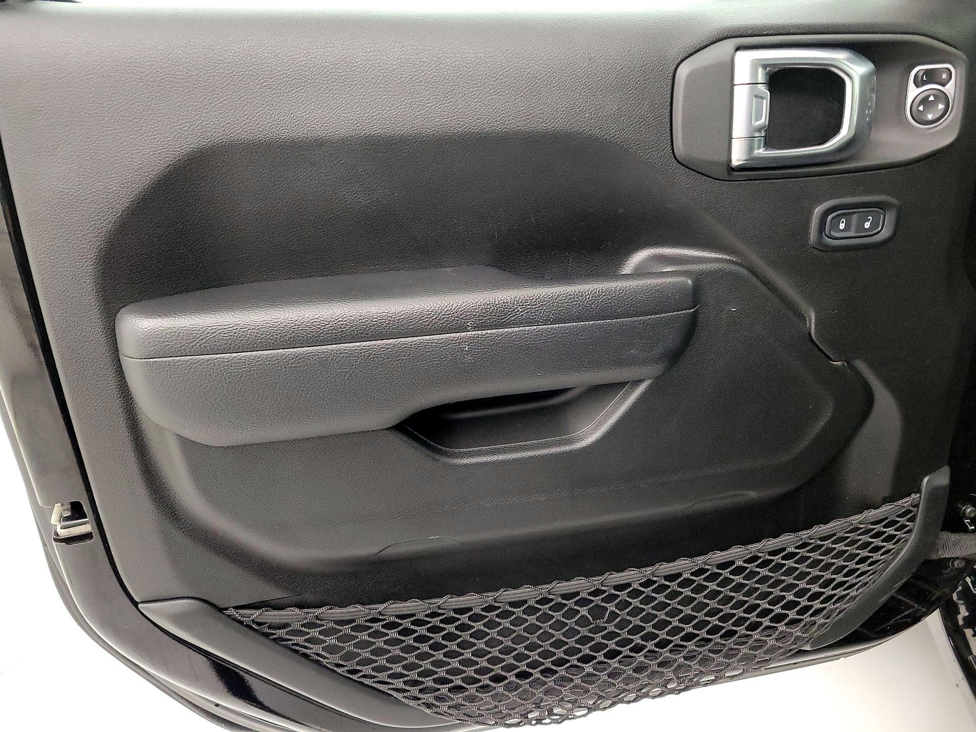 Thumbnail: 2022 Jeep Wrangler - 12