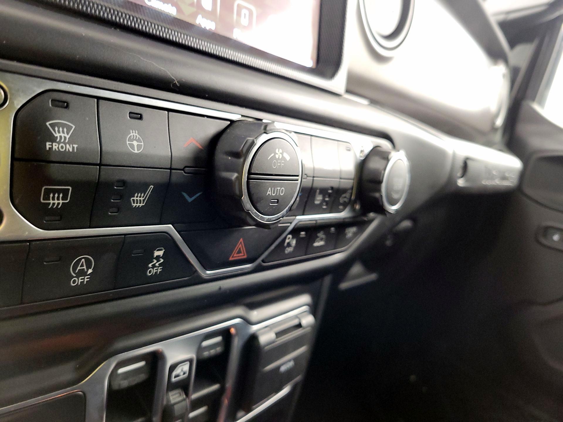 Thumbnail: 2022 Jeep Wrangler - 17