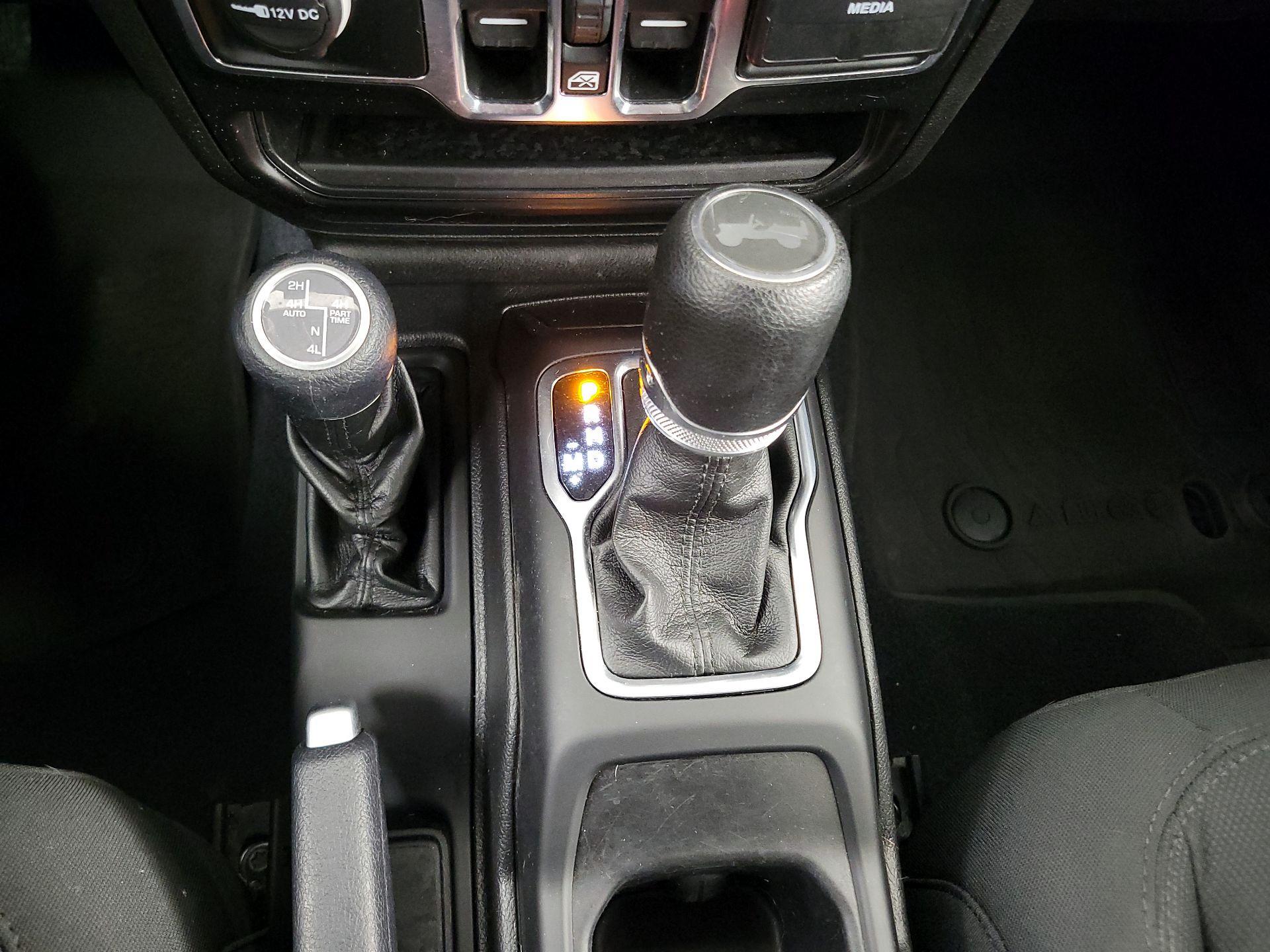 Thumbnail: 2022 Jeep Wrangler - 18