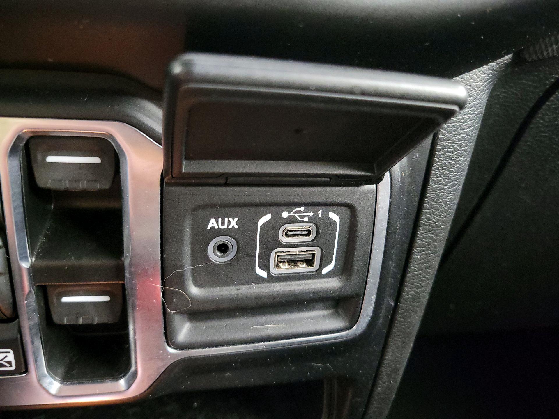 Thumbnail: 2022 Jeep Wrangler - 19