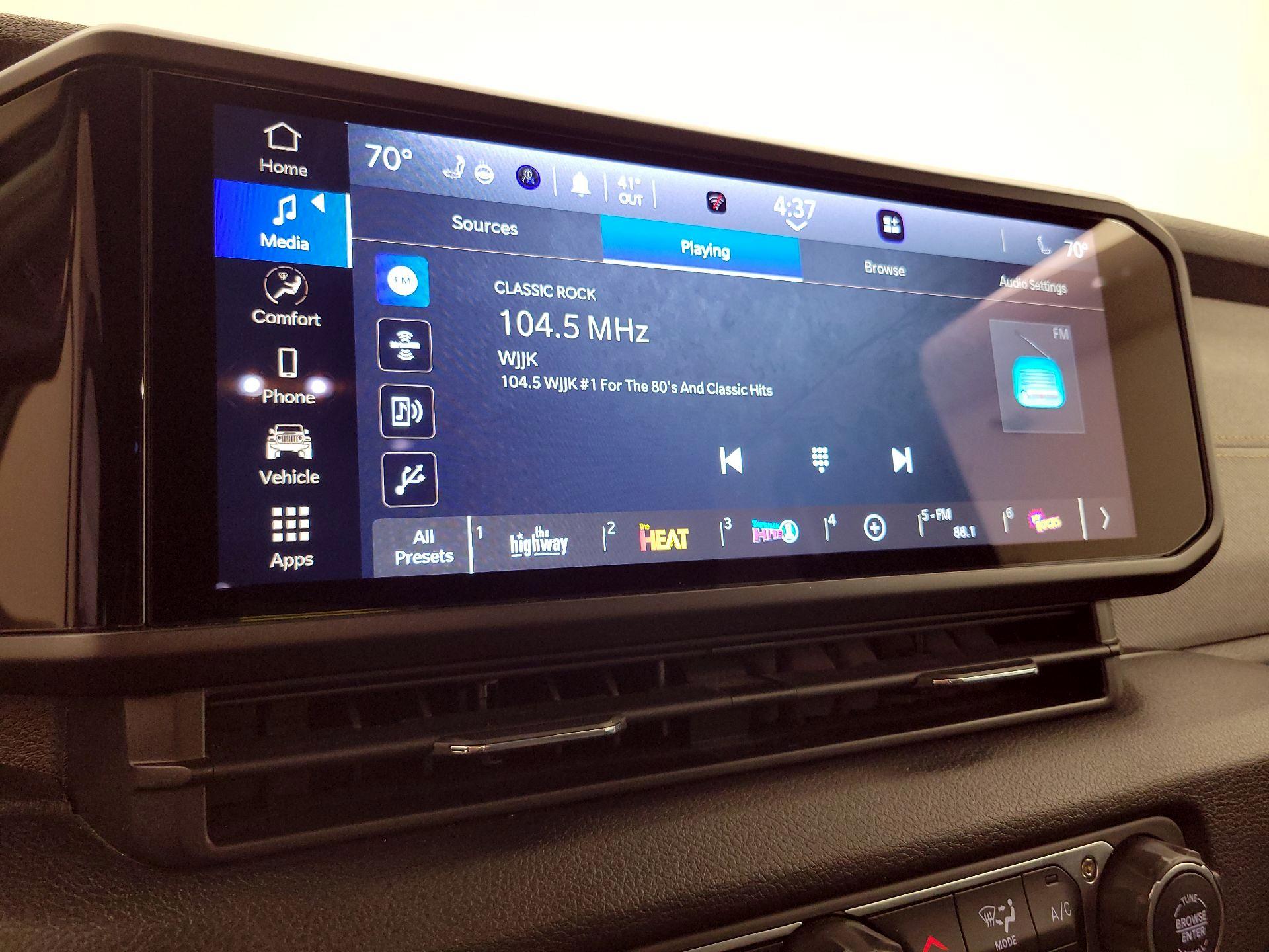 Thumbnail: 2024 Jeep Wrangler - 15