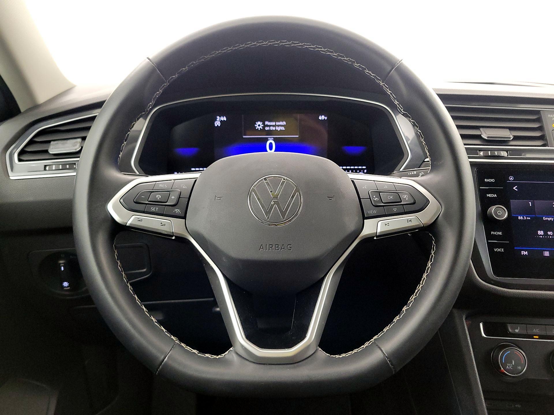 Thumbnail: 2024 Volkswagen Tiguan - 10