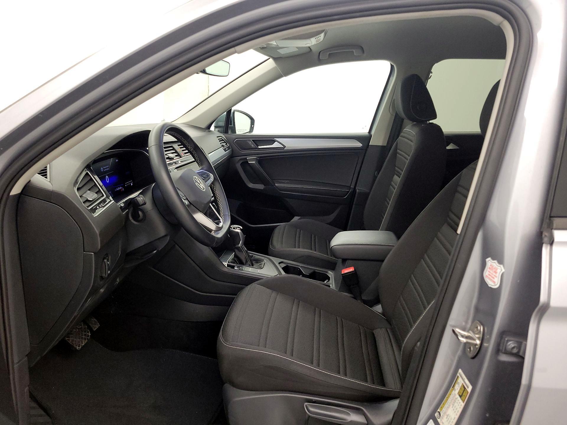 Thumbnail: 2024 Volkswagen Tiguan - 11