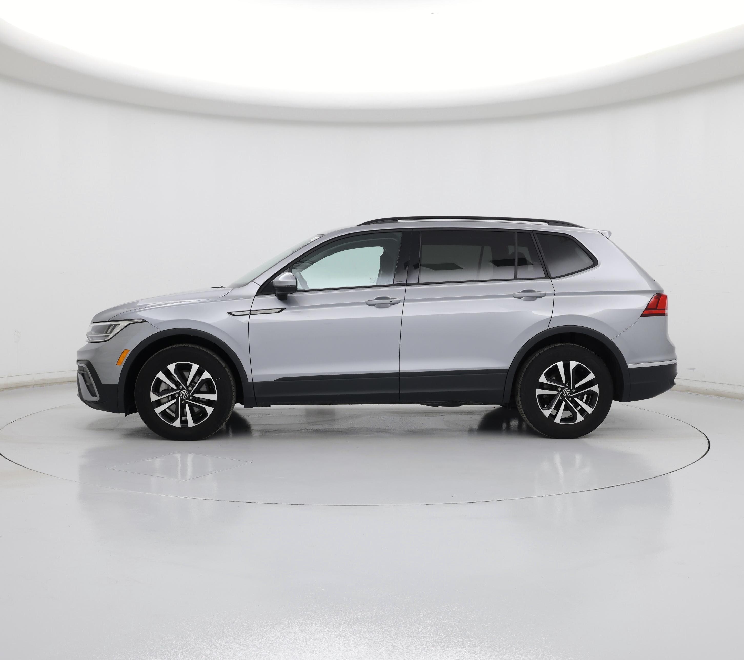 Thumbnail: 2024 Volkswagen Tiguan - 3