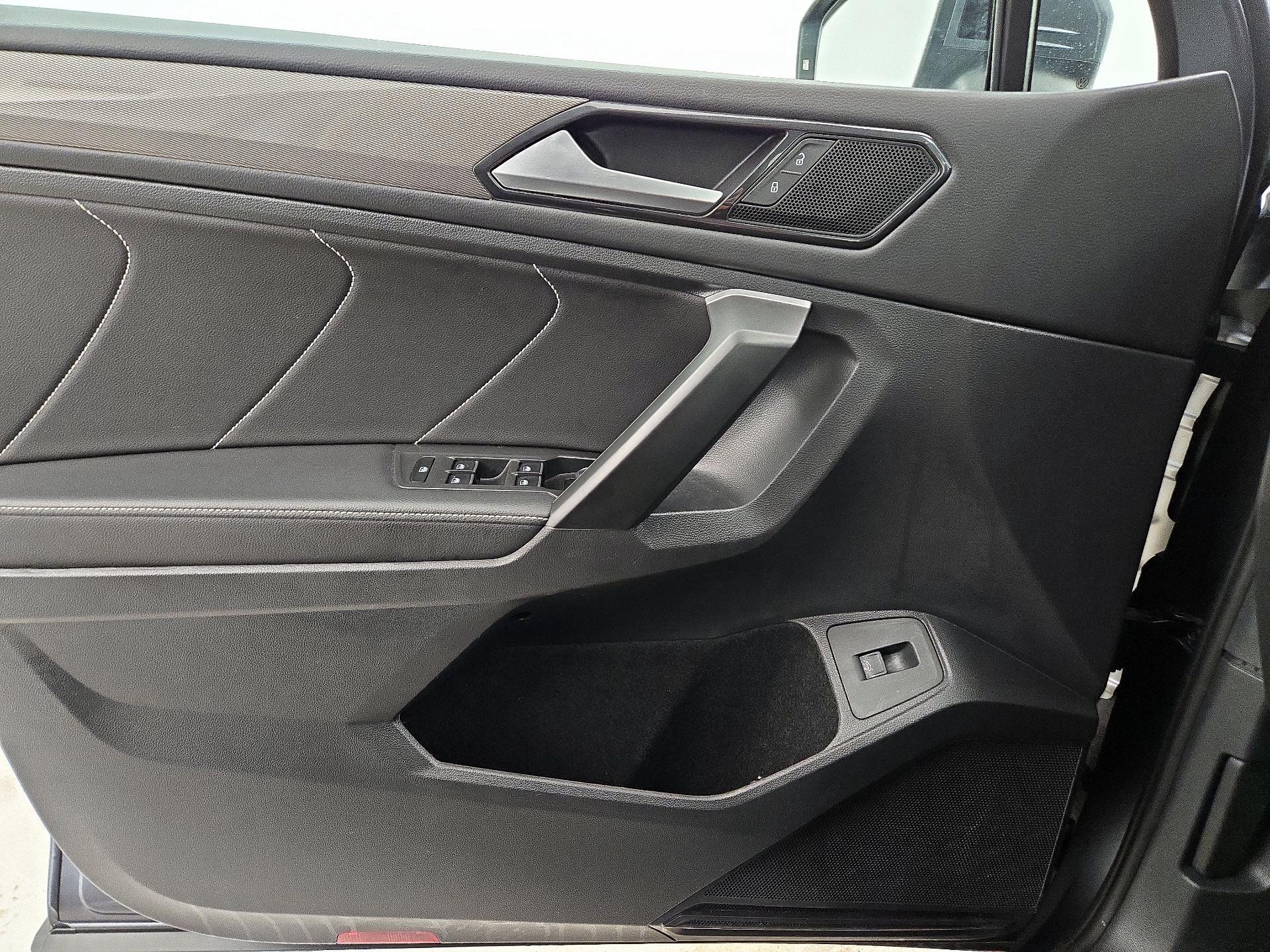 Thumbnail: 2024 Volkswagen Tiguan - 12