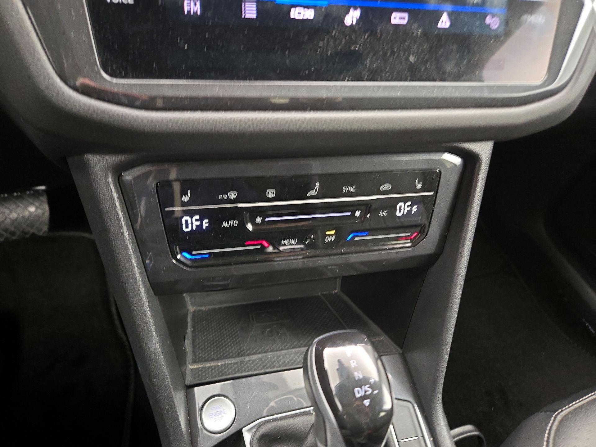 Thumbnail: 2024 Volkswagen Tiguan - 16