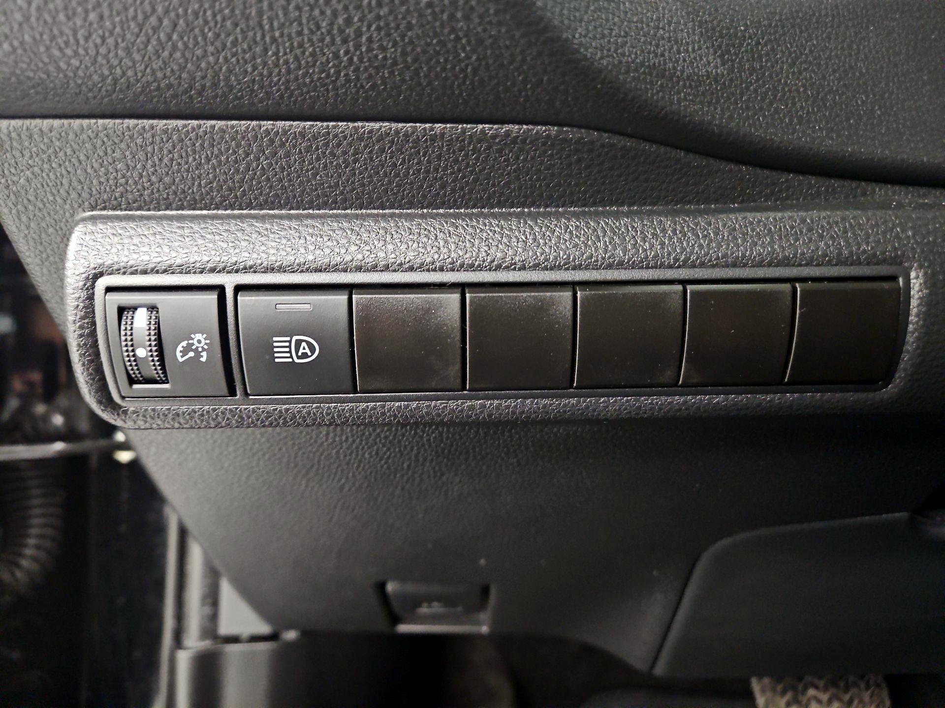 Thumbnail: 2025 Toyota Corolla - 13