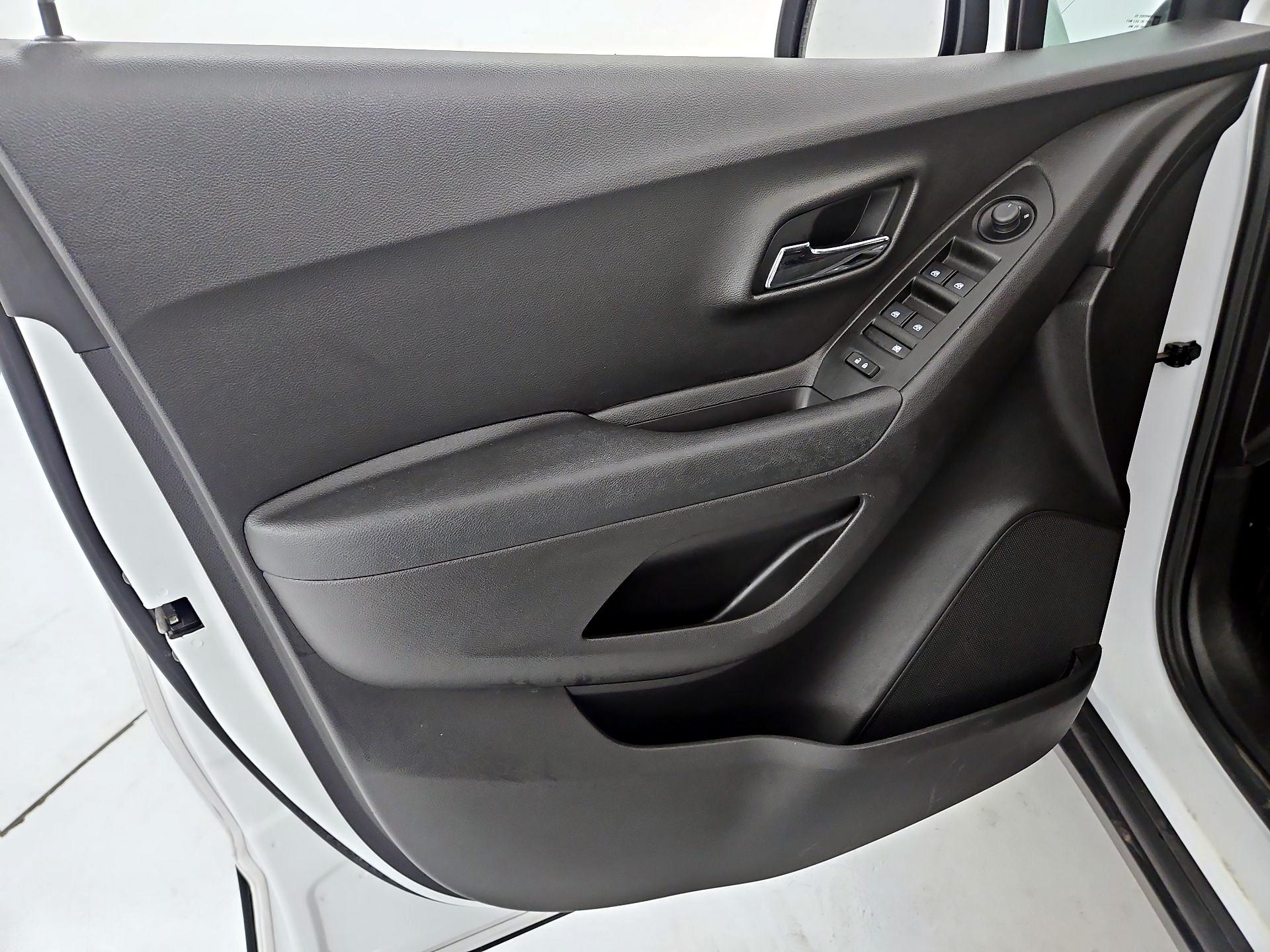 Thumbnail: 2020 Chevrolet Trax - 12