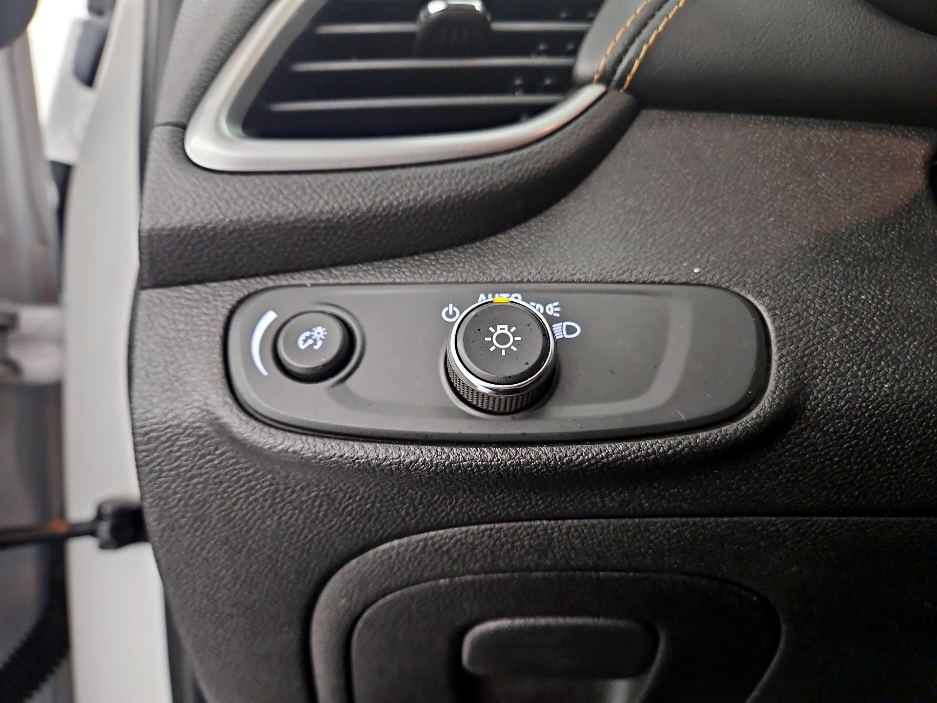 Thumbnail: 2020 Chevrolet Trax - 13