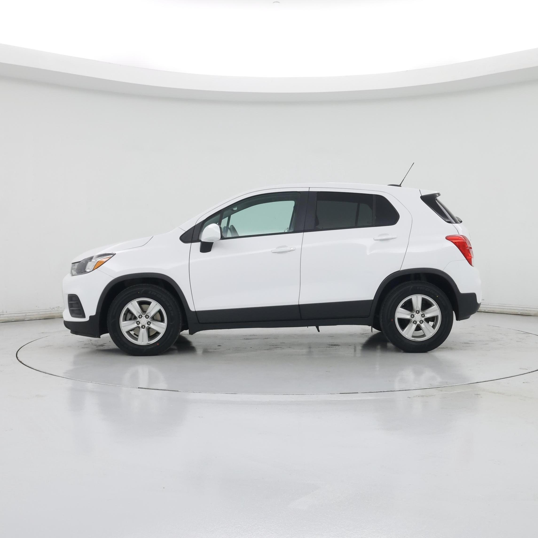 Thumbnail: 2020 Chevrolet Trax - 3