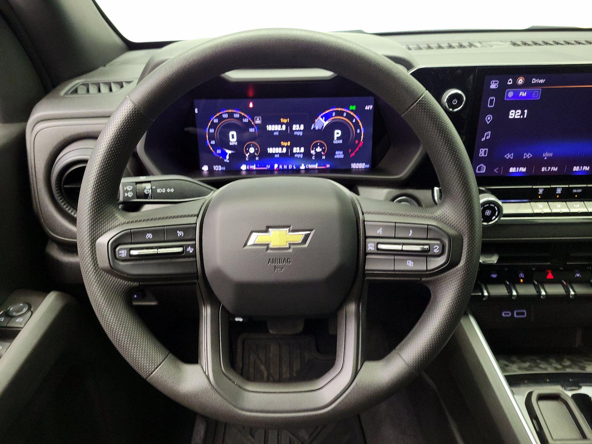 Thumbnail: 2024 Chevrolet Colorado - 10