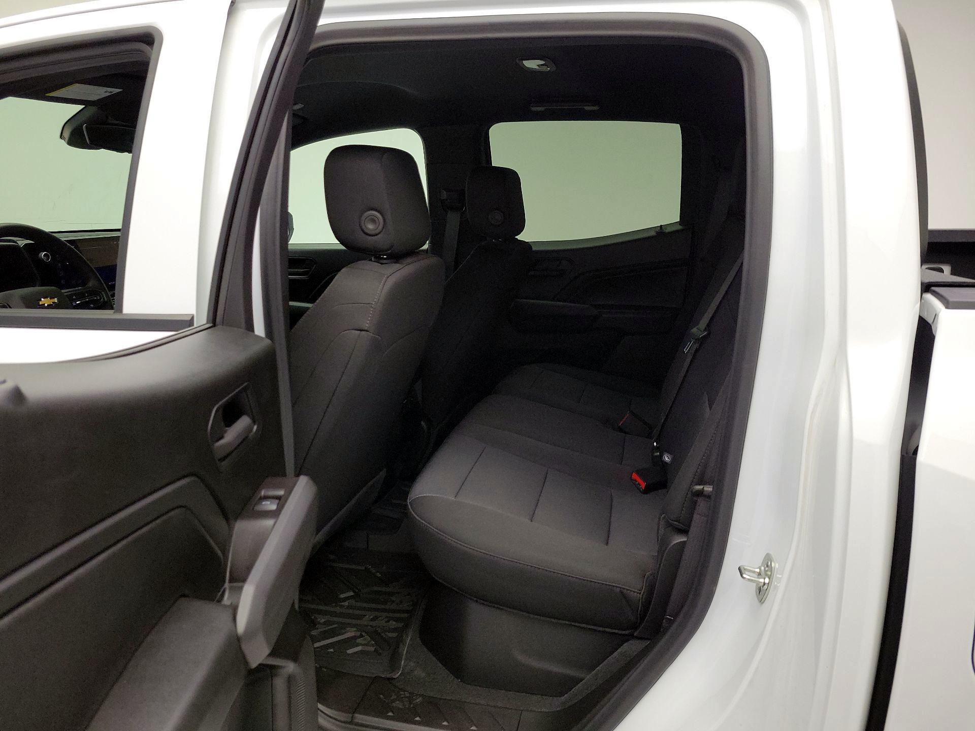 Thumbnail: 2024 Chevrolet Colorado - 17