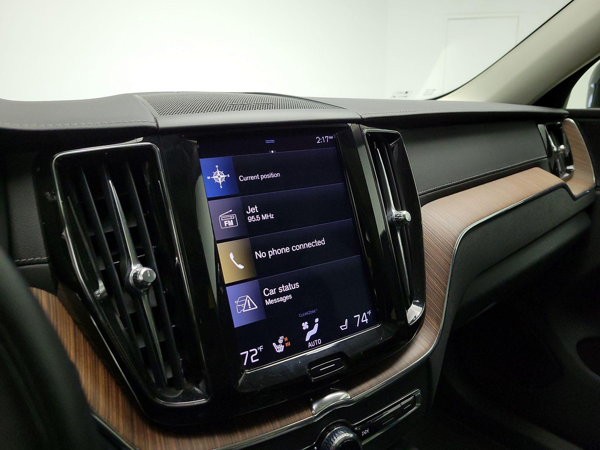 Thumbnail: 2019 Volvo XC60 - 15