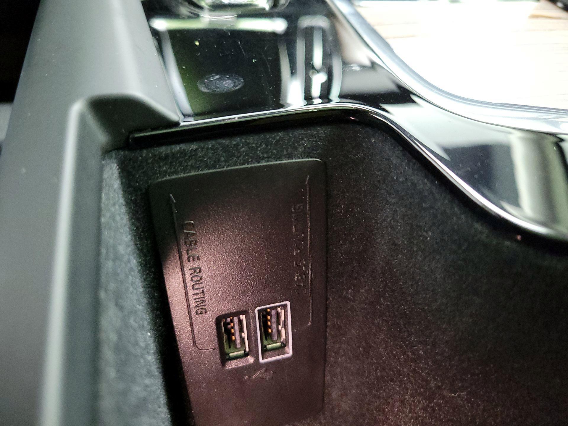 Thumbnail: 2019 Volvo XC60 - 18