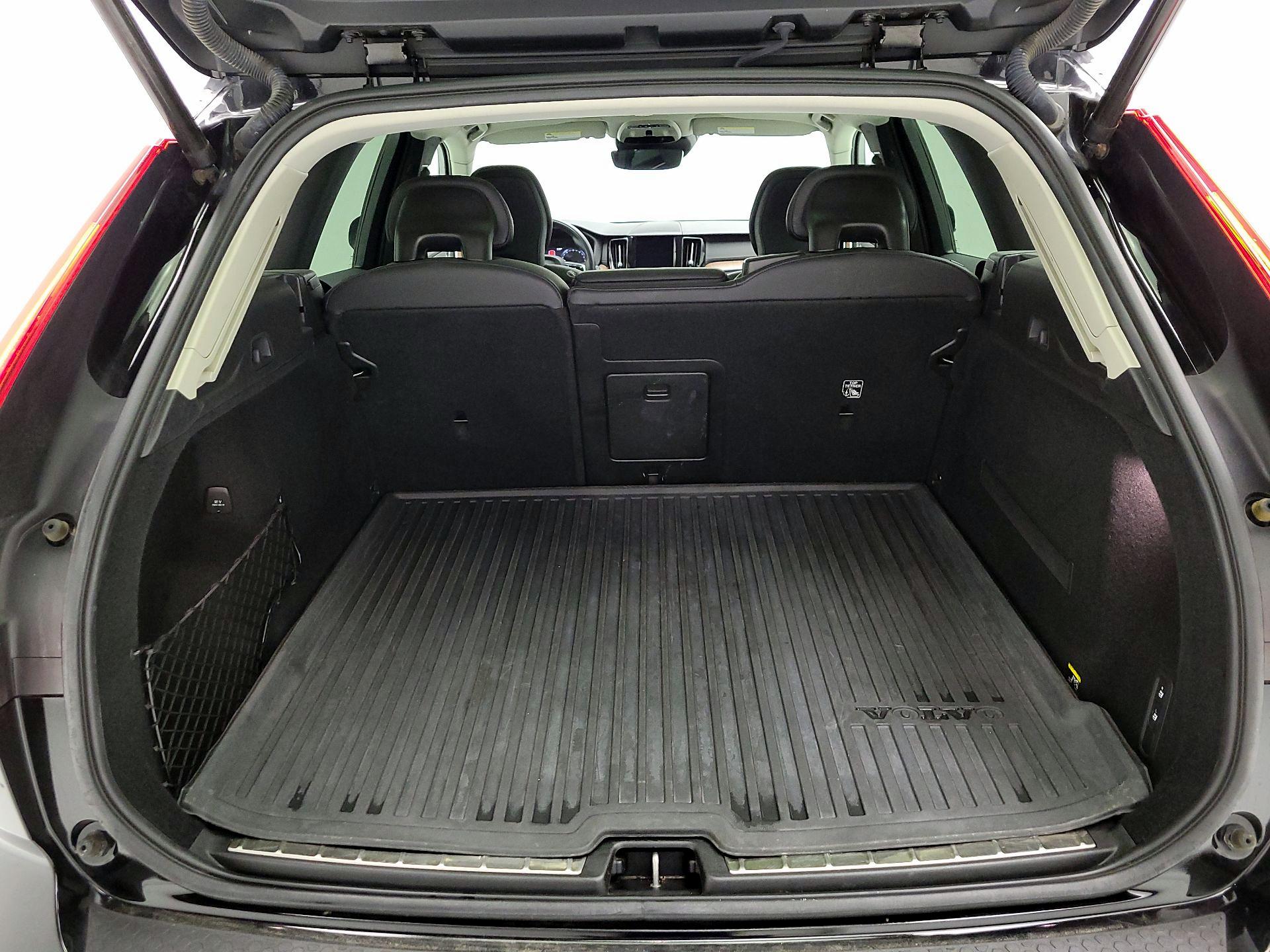 Thumbnail: 2019 Volvo XC60 - 20