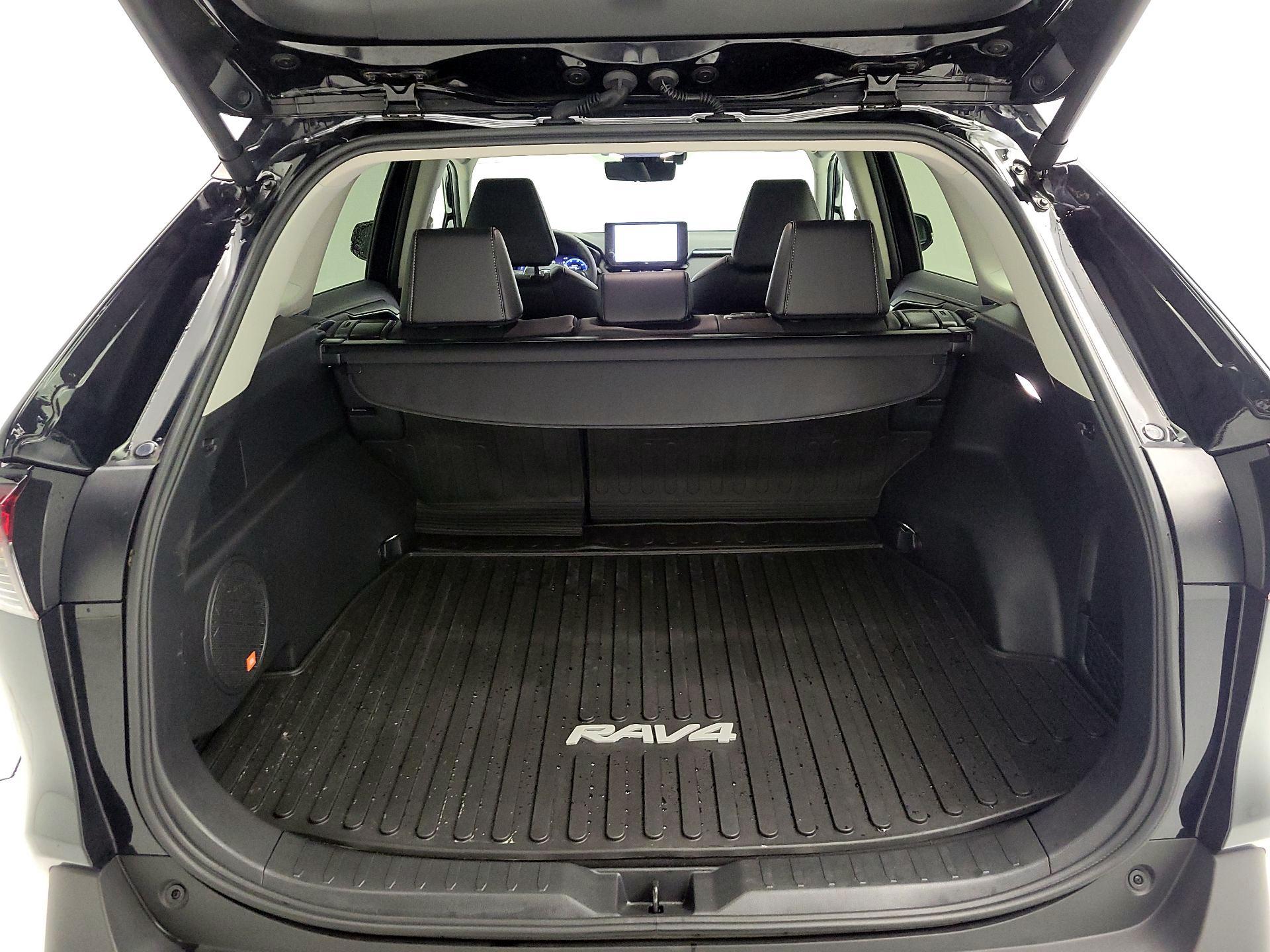 Thumbnail: 2024 Toyota RAV4 - 18