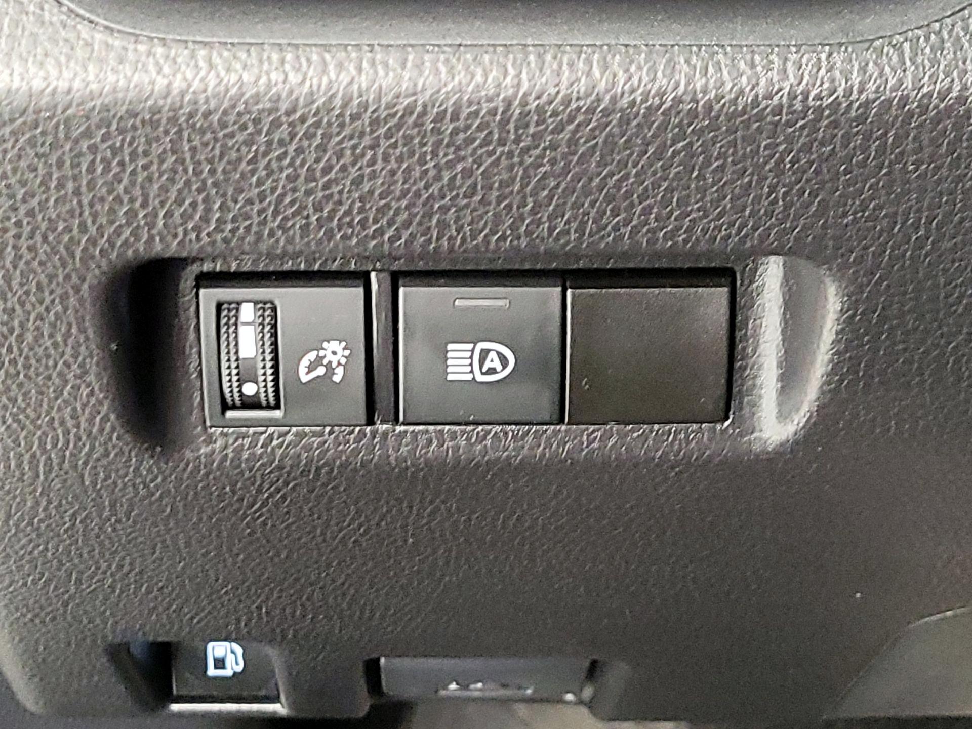 Thumbnail: 2025 Toyota RAV4 - 13