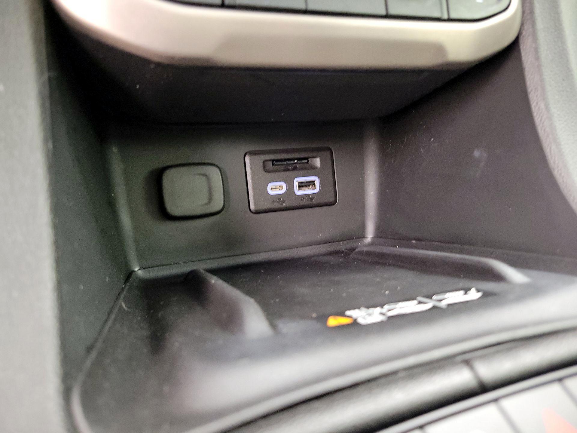 Thumbnail: 2023 GMC Acadia - 18