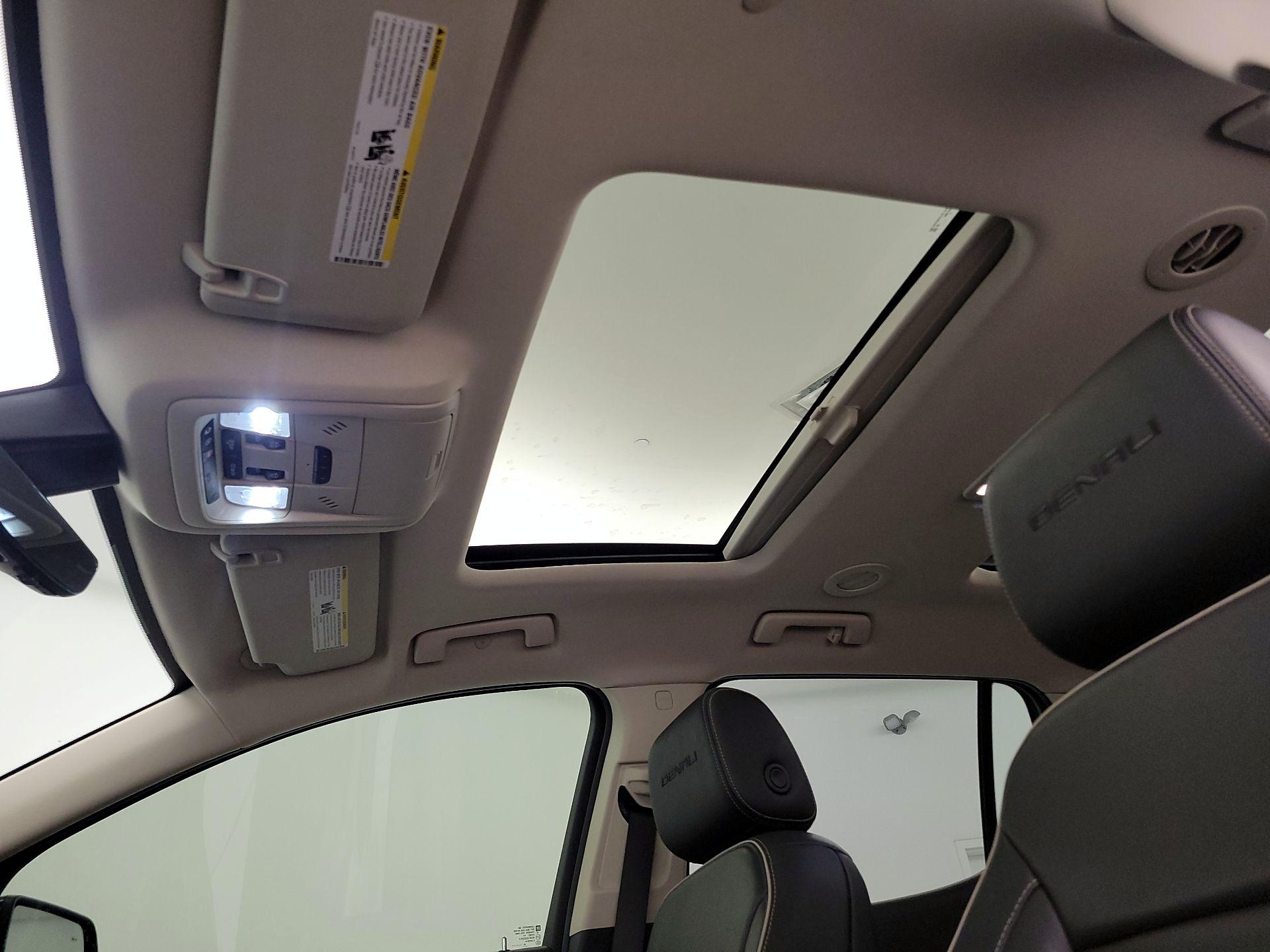 Thumbnail: 2023 GMC Acadia - 19