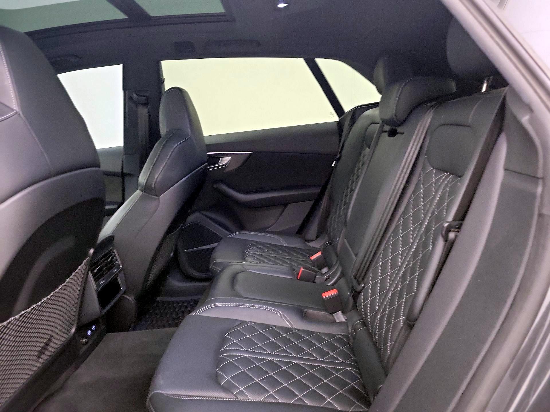 Thumbnail: 2020 Audi SQ8 - 19