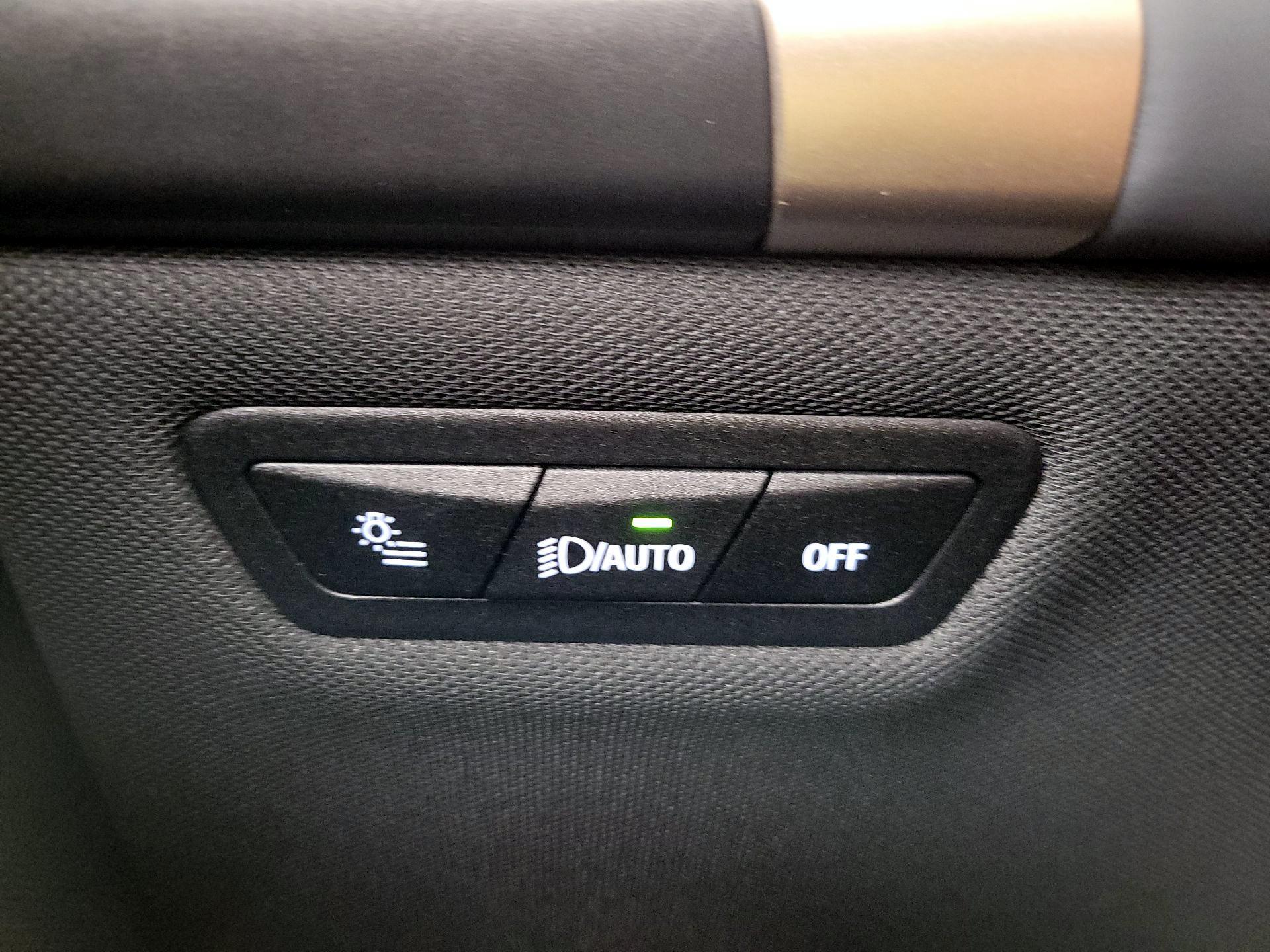 Thumbnail: 2022 BMW iX - 13