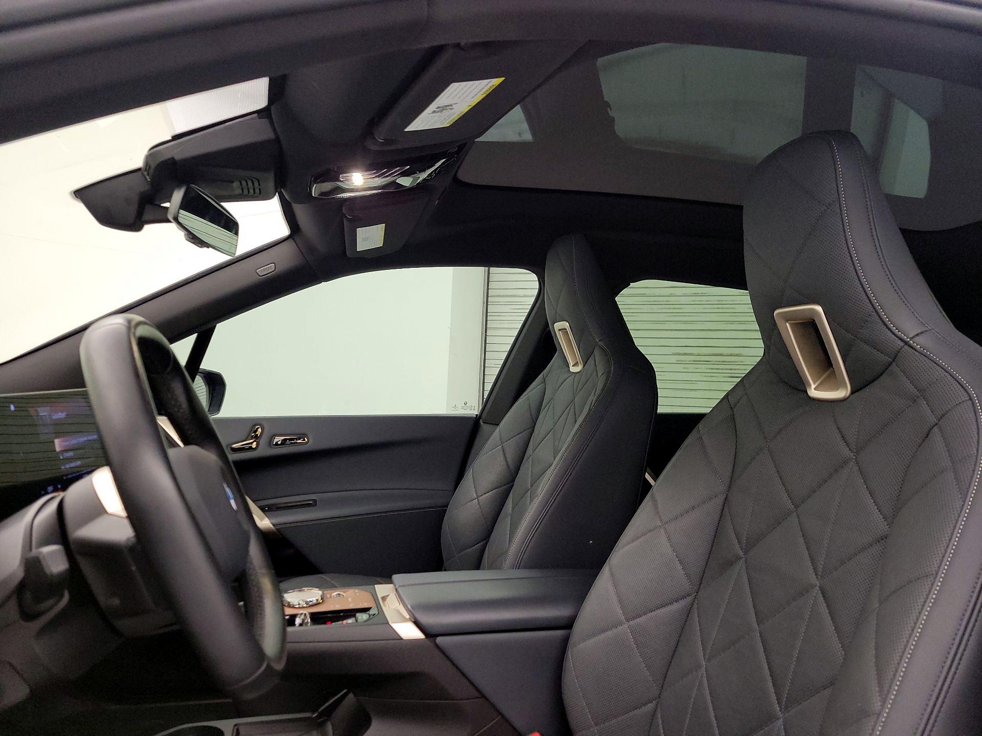 Thumbnail: 2022 BMW iX - 20