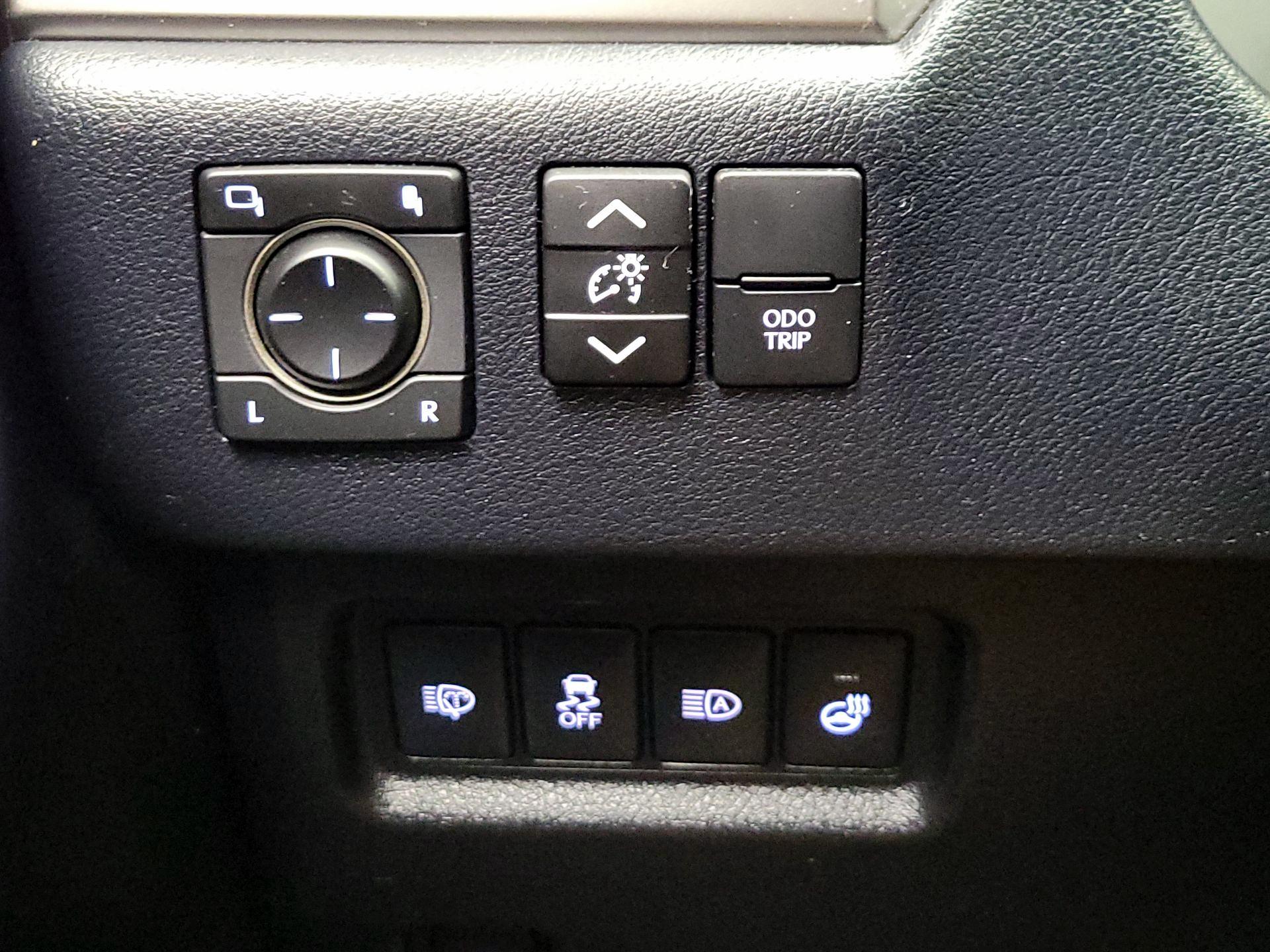 Thumbnail: 2023 Lexus GX - 13