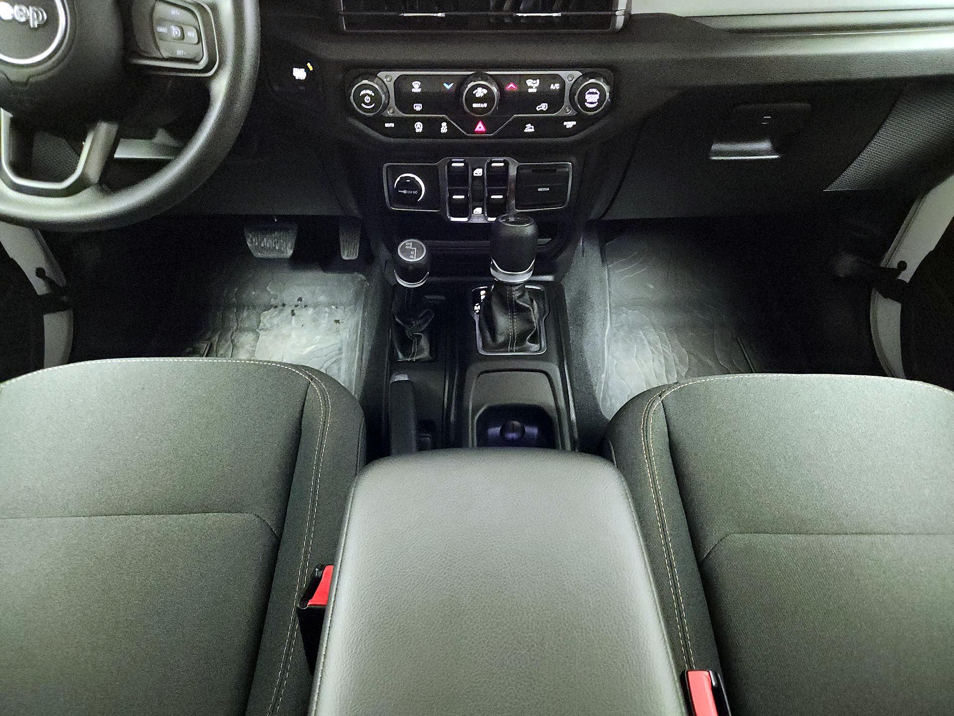 Thumbnail: 2025 Jeep Gladiator - 16