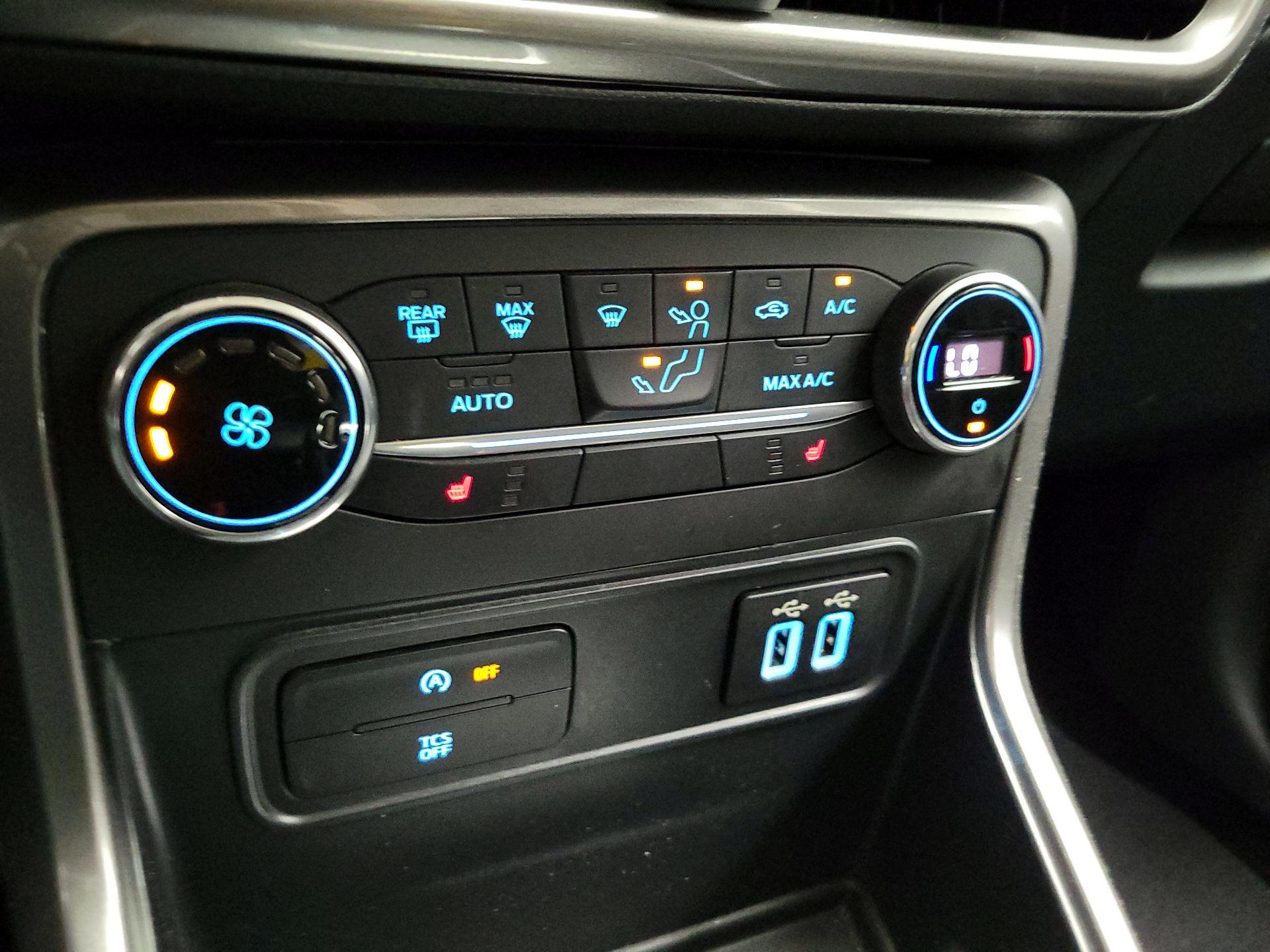 Thumbnail: 2019 Ford EcoSport - 15