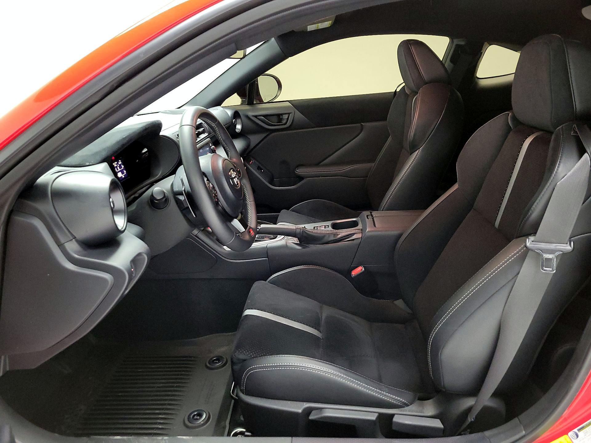 Thumbnail: 2025 Toyota GR86 - 11