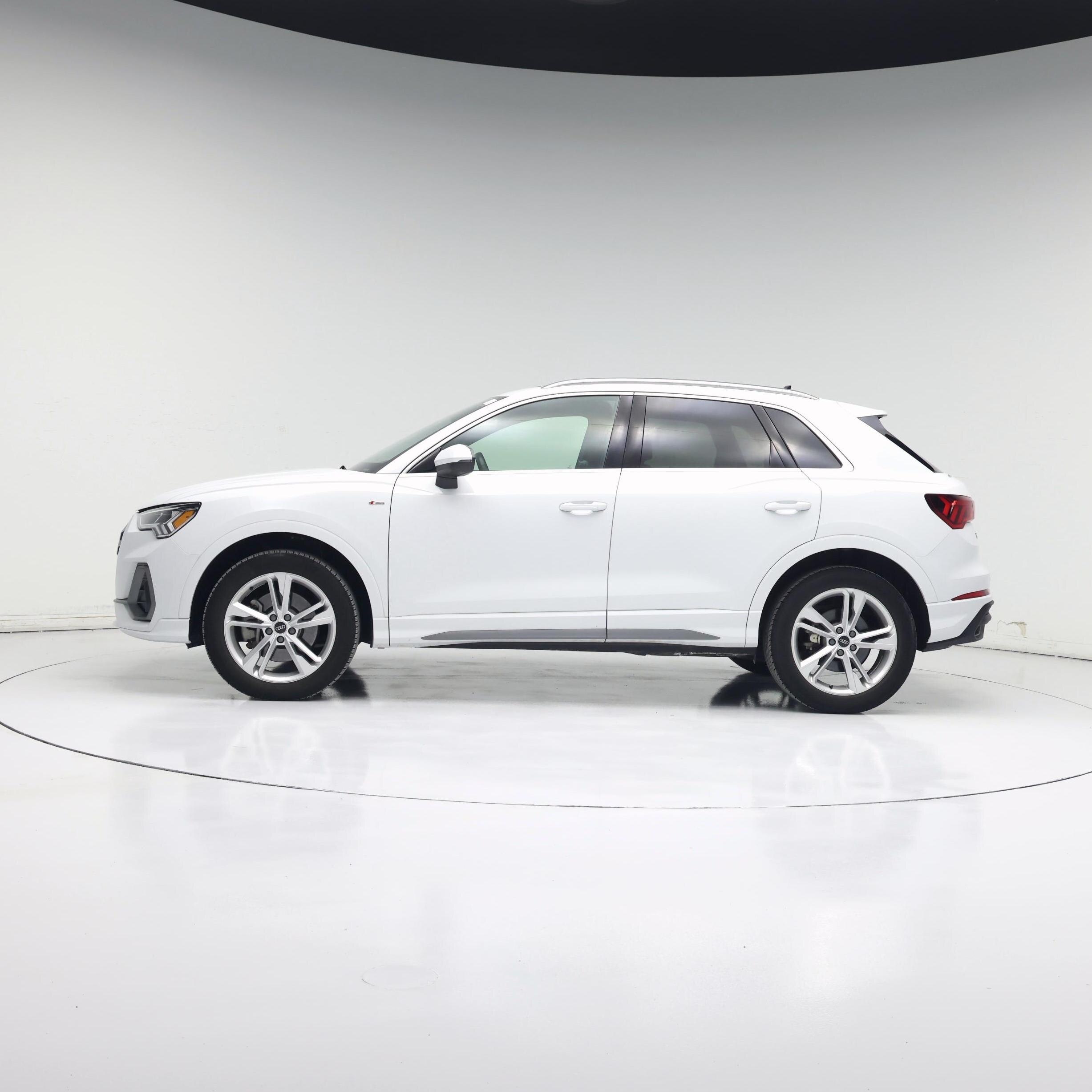 Thumbnail: 2024 Audi Q3 - 3