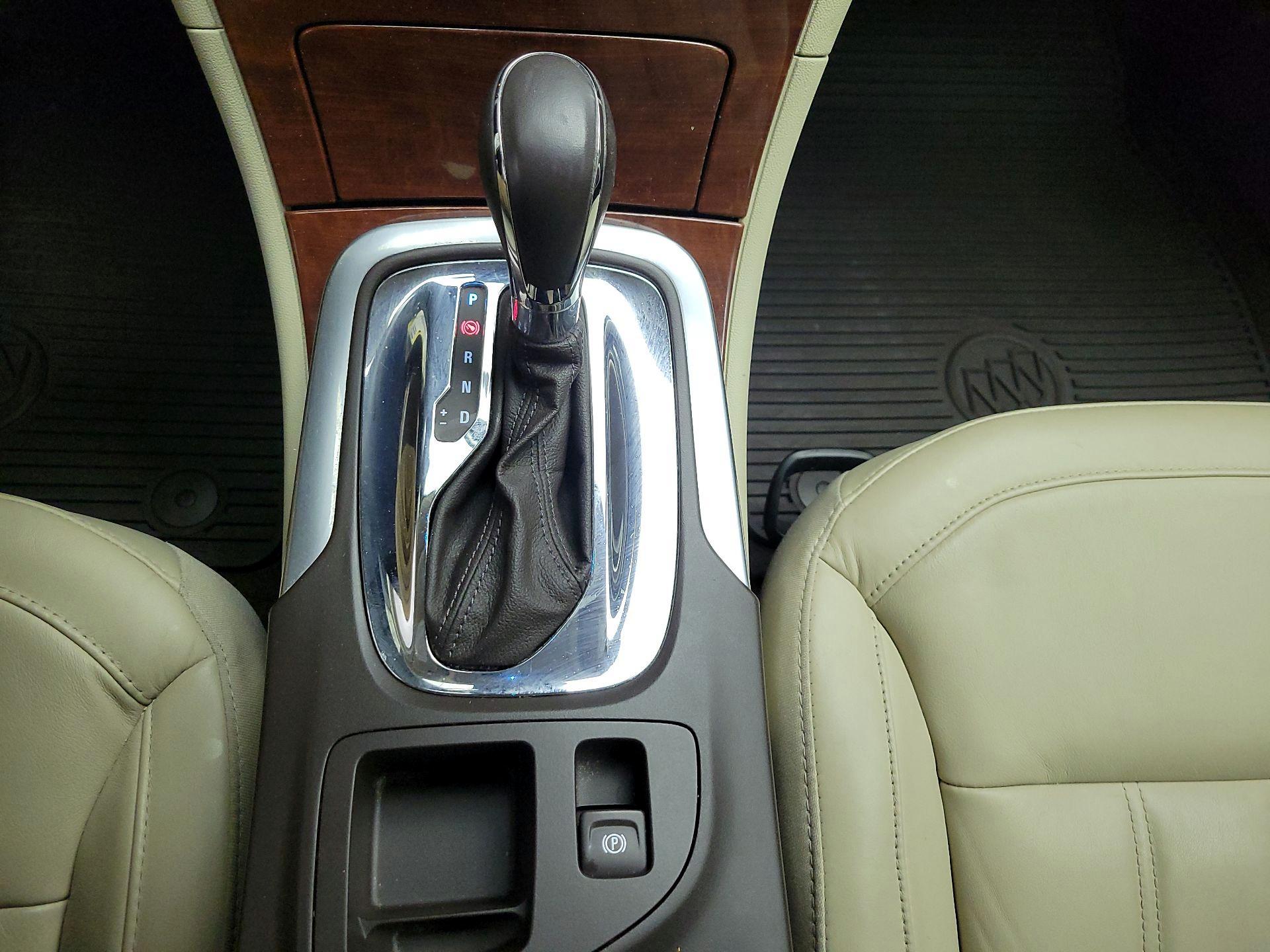 Thumbnail: 2016 Buick Regal - 16