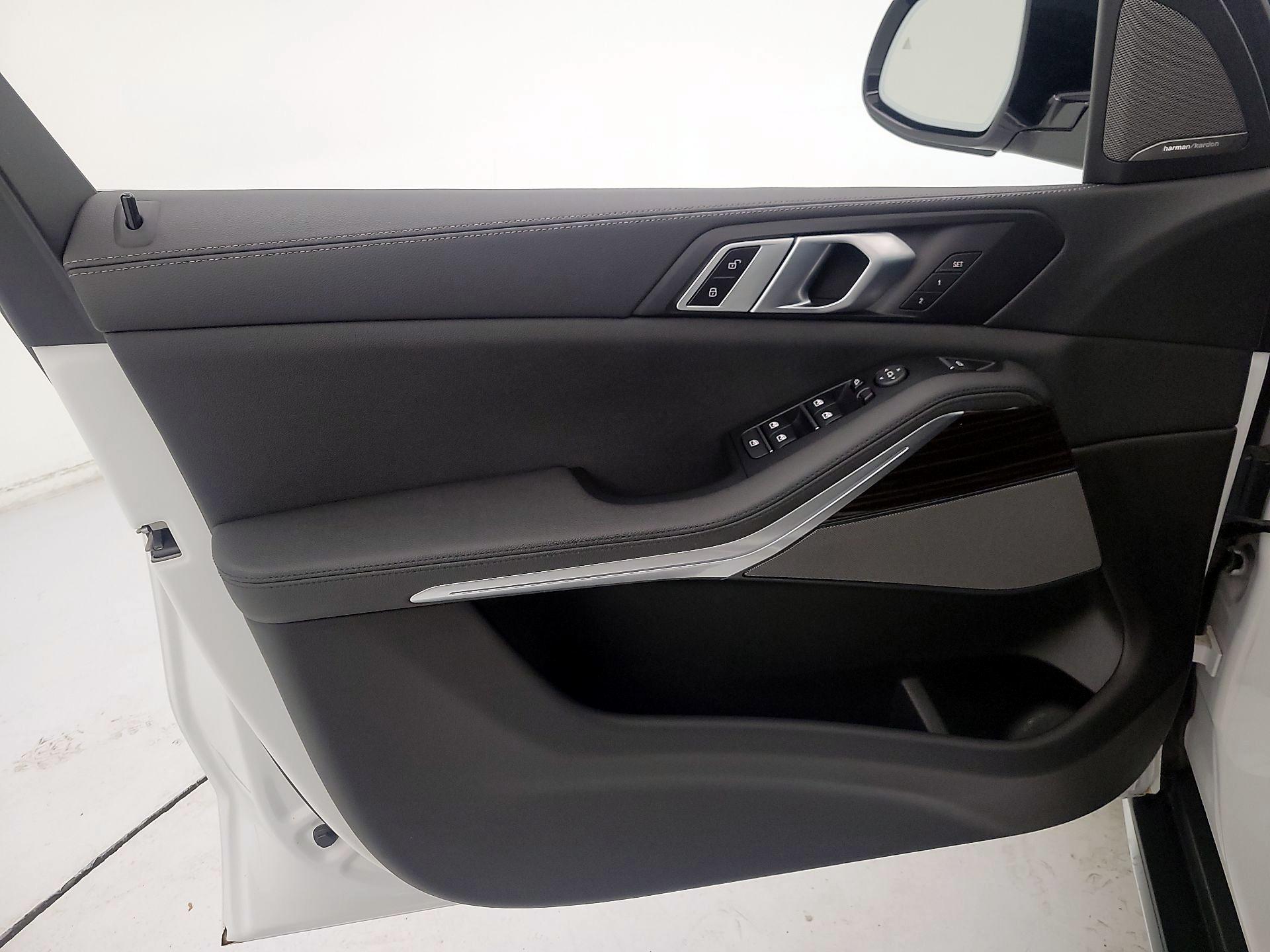 Thumbnail: 2020 BMW X5 - 12