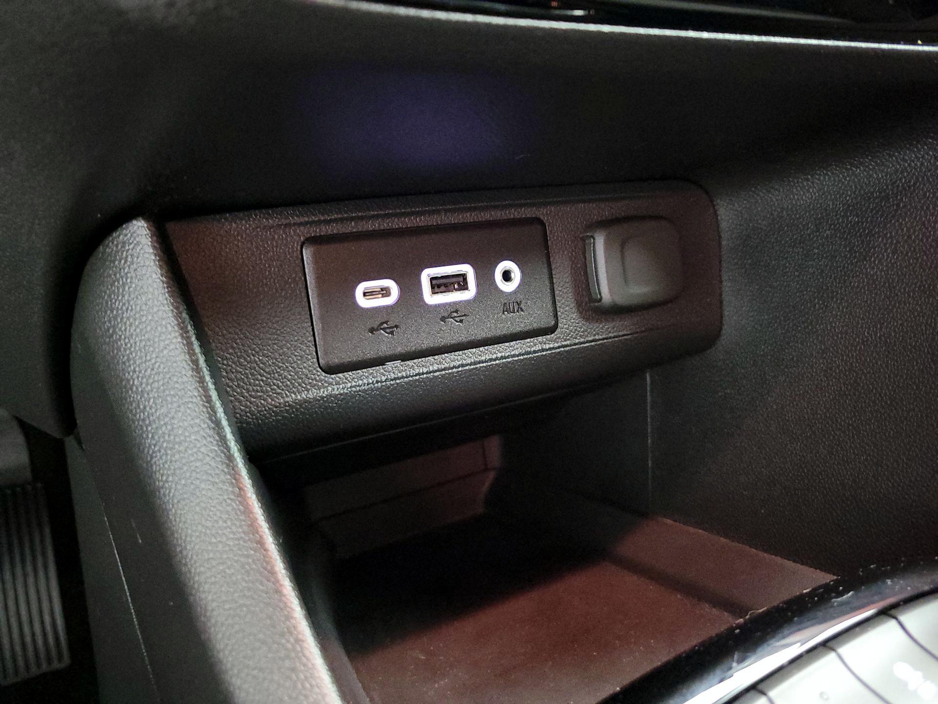 Thumbnail: 2023 Buick Encore GX - 16