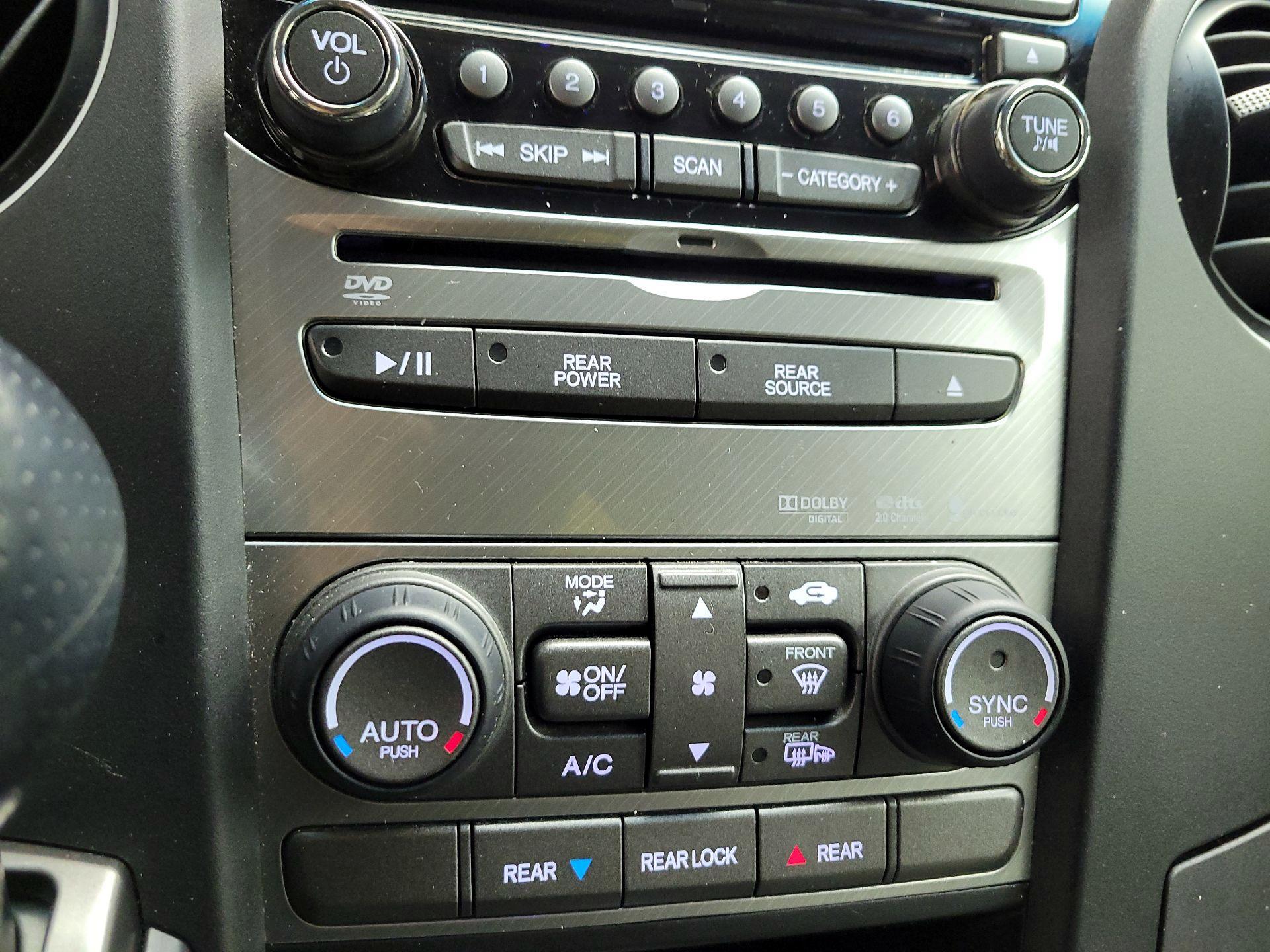 Thumbnail: 2015 Honda Pilot - 16