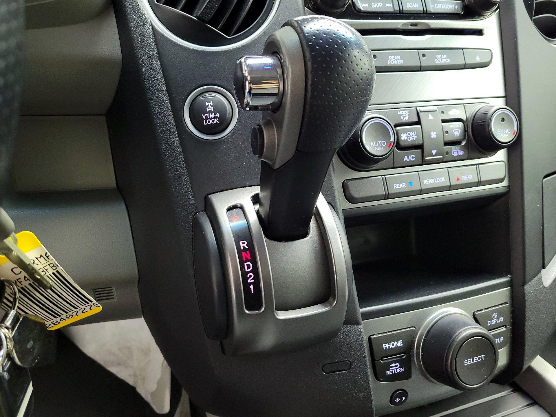 Thumbnail: 2015 Honda Pilot - 17