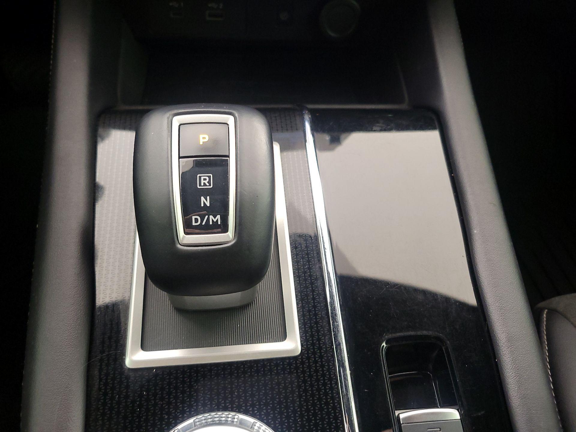 Thumbnail: 2024 Mitsubishi Outlander - 18