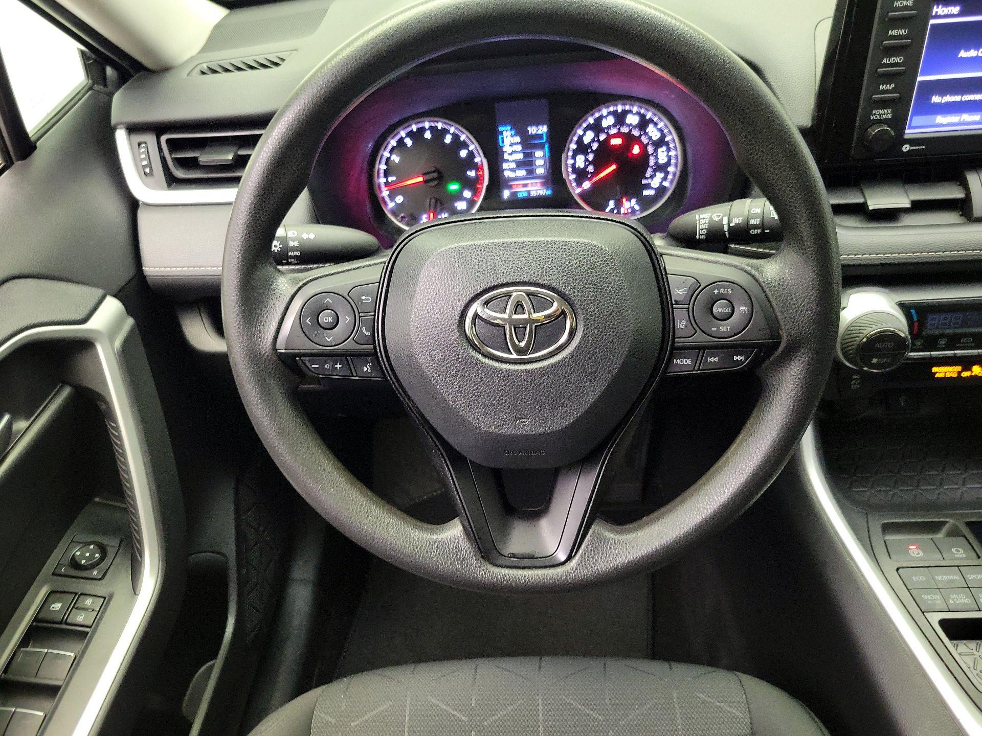 Thumbnail: 2022 Toyota RAV4 - 10