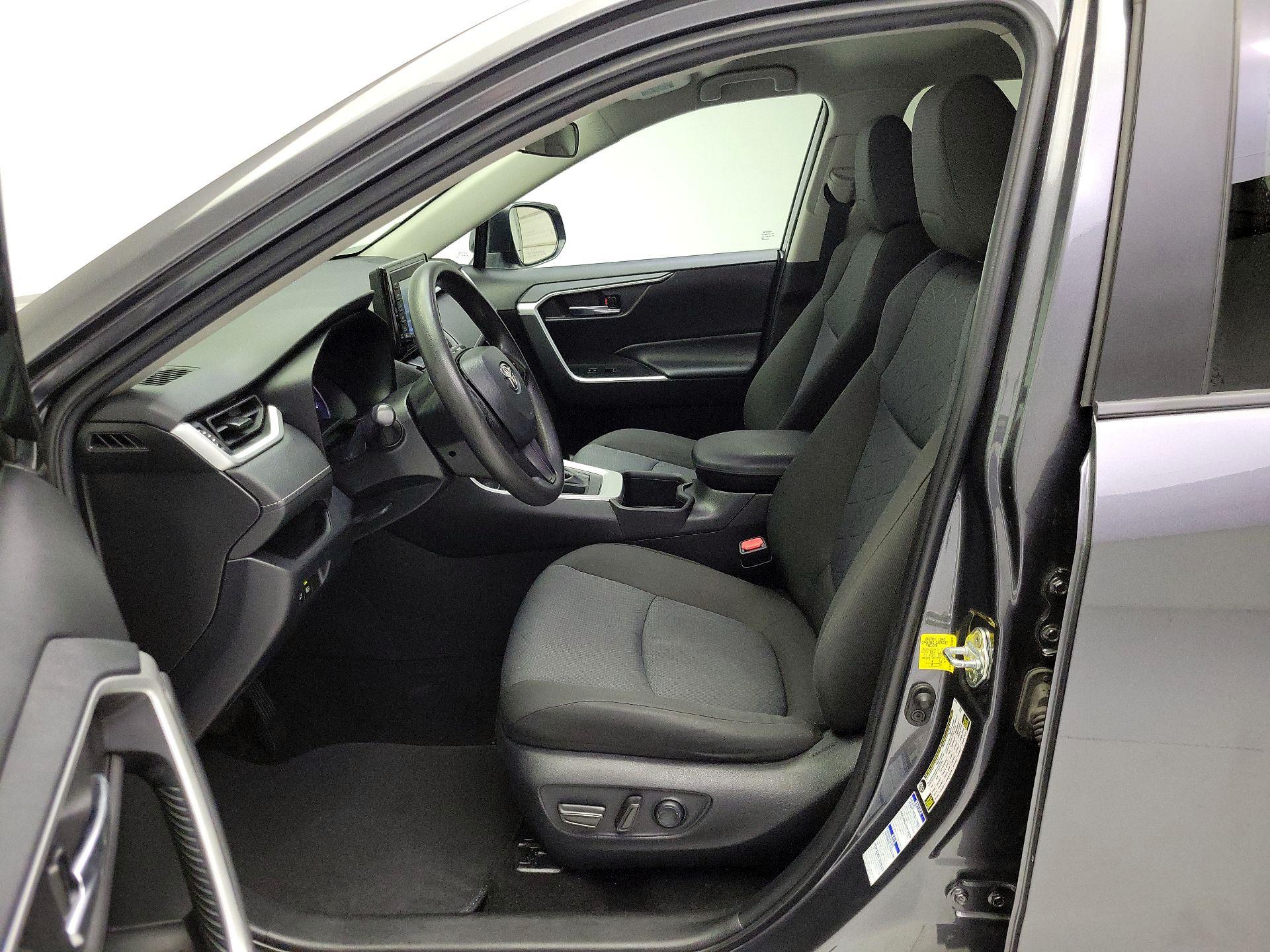 Thumbnail: 2022 Toyota RAV4 - 11