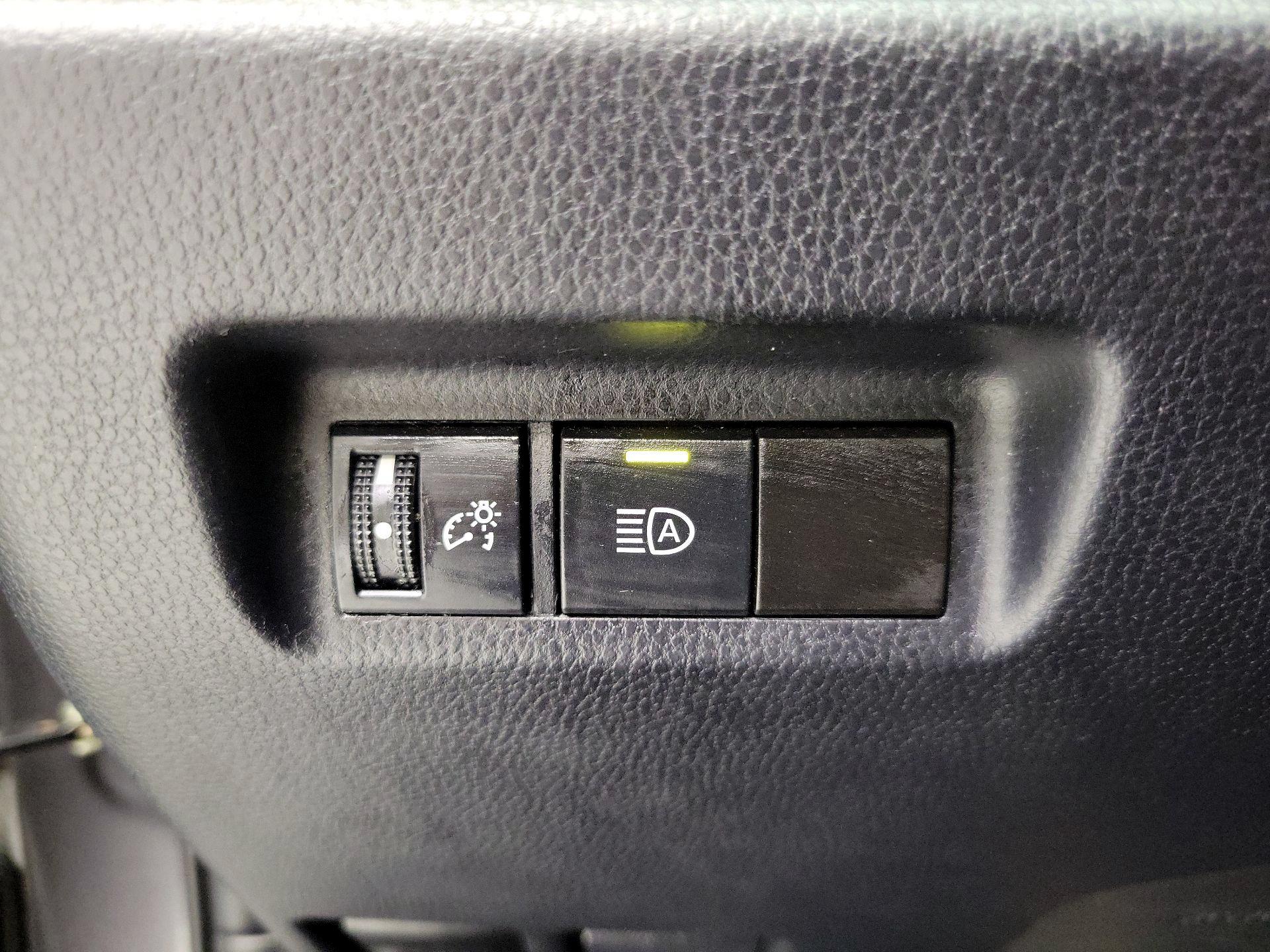 Thumbnail: 2022 Toyota RAV4 - 13