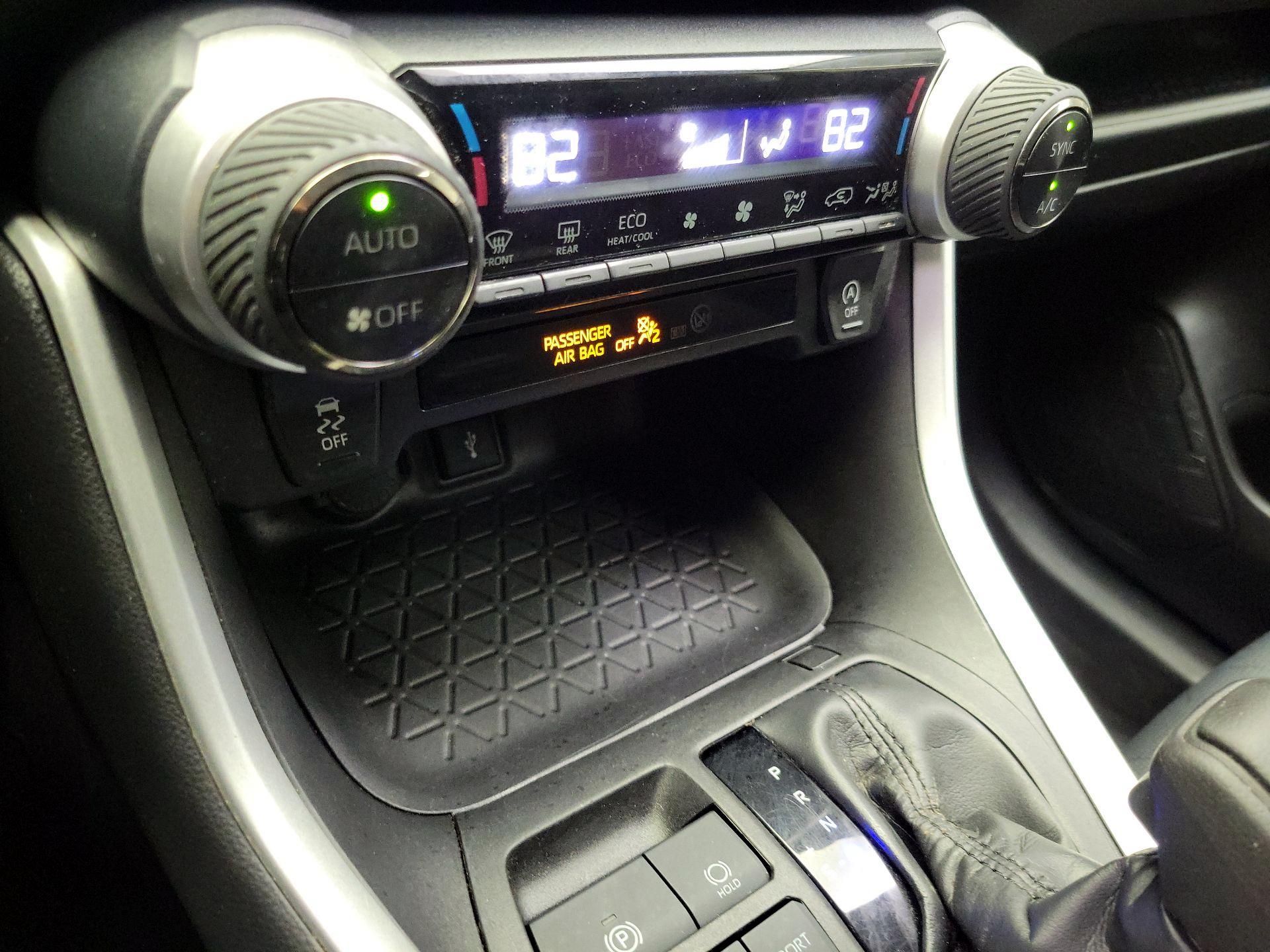 Thumbnail: 2022 Toyota RAV4 - 16