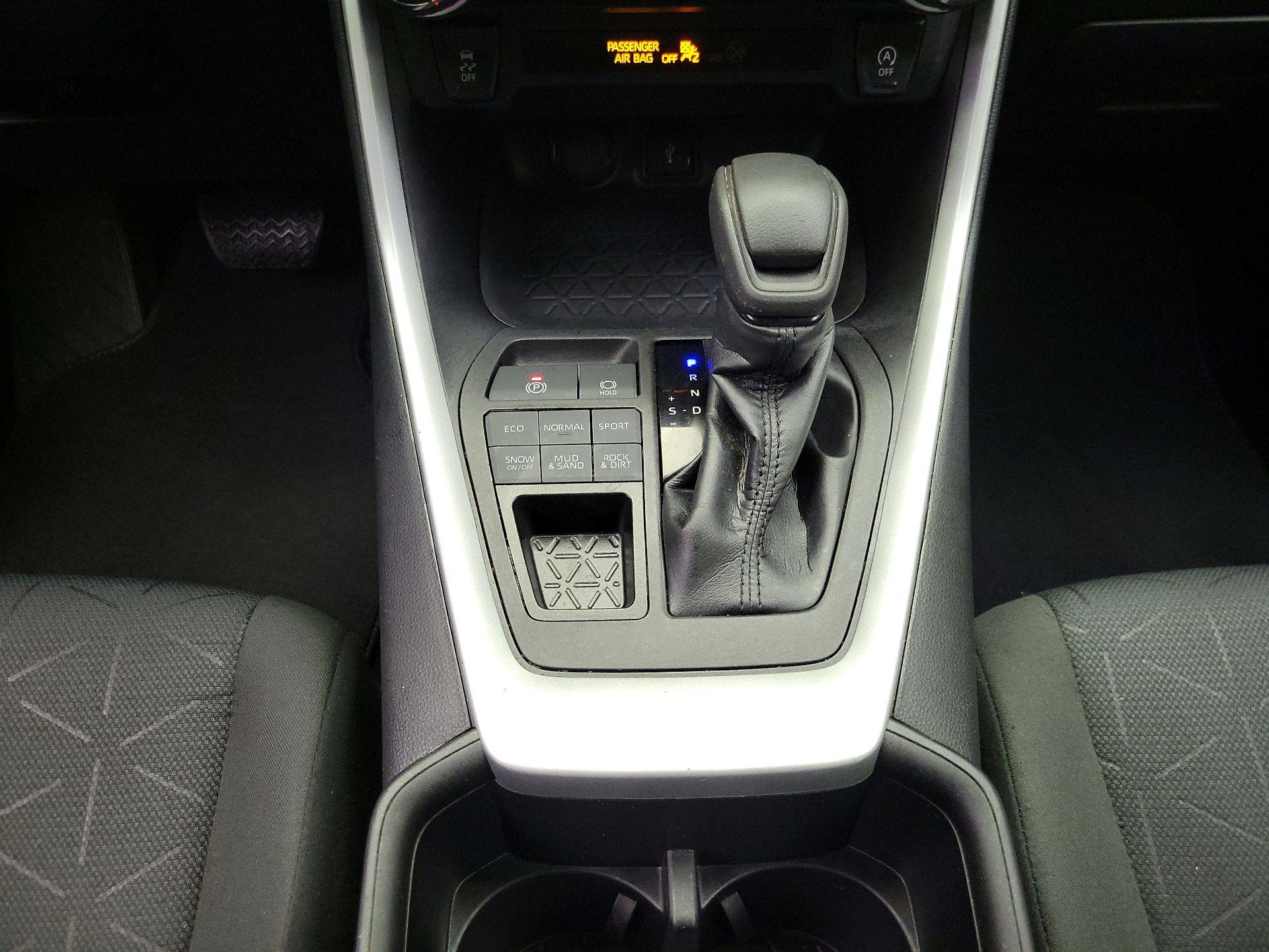 Thumbnail: 2022 Toyota RAV4 - 17